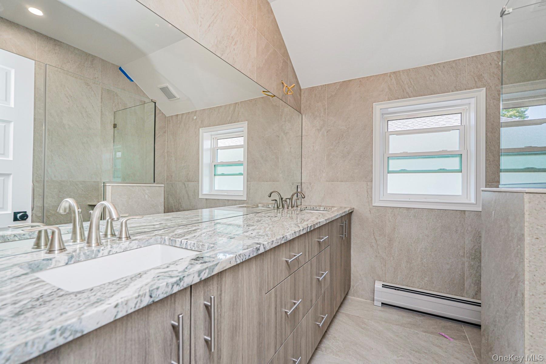 19 Glenwood Avenue, Staten Island, NY 10301