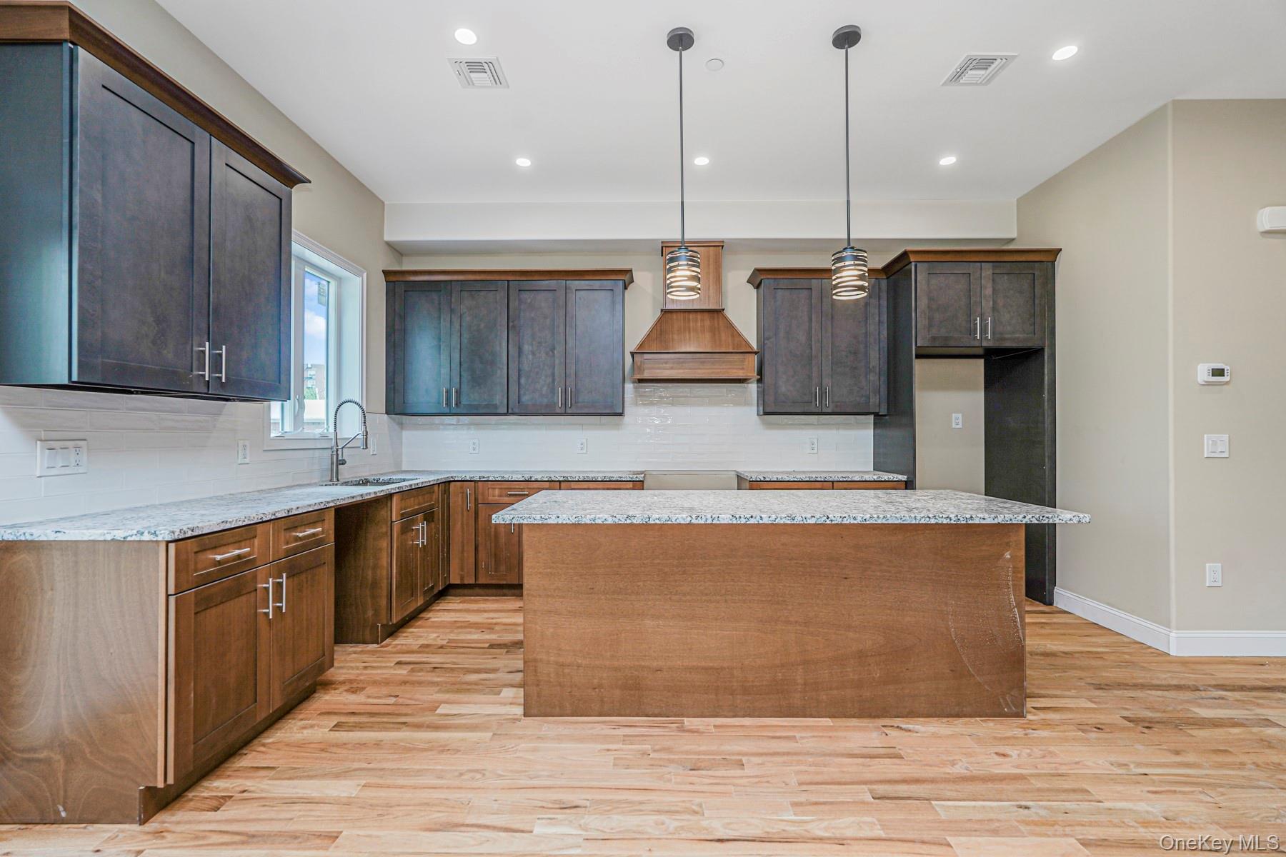 19 Glenwood Avenue, Staten Island, NY 10301