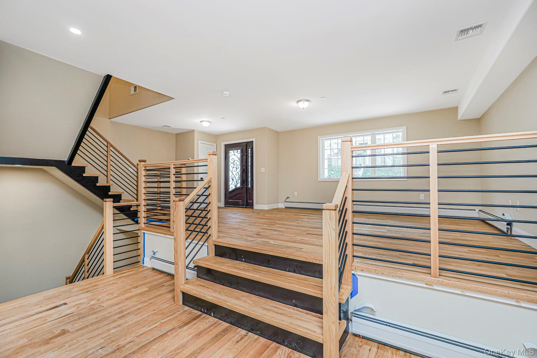 19 Glenwood Avenue, Staten Island, NY 10301