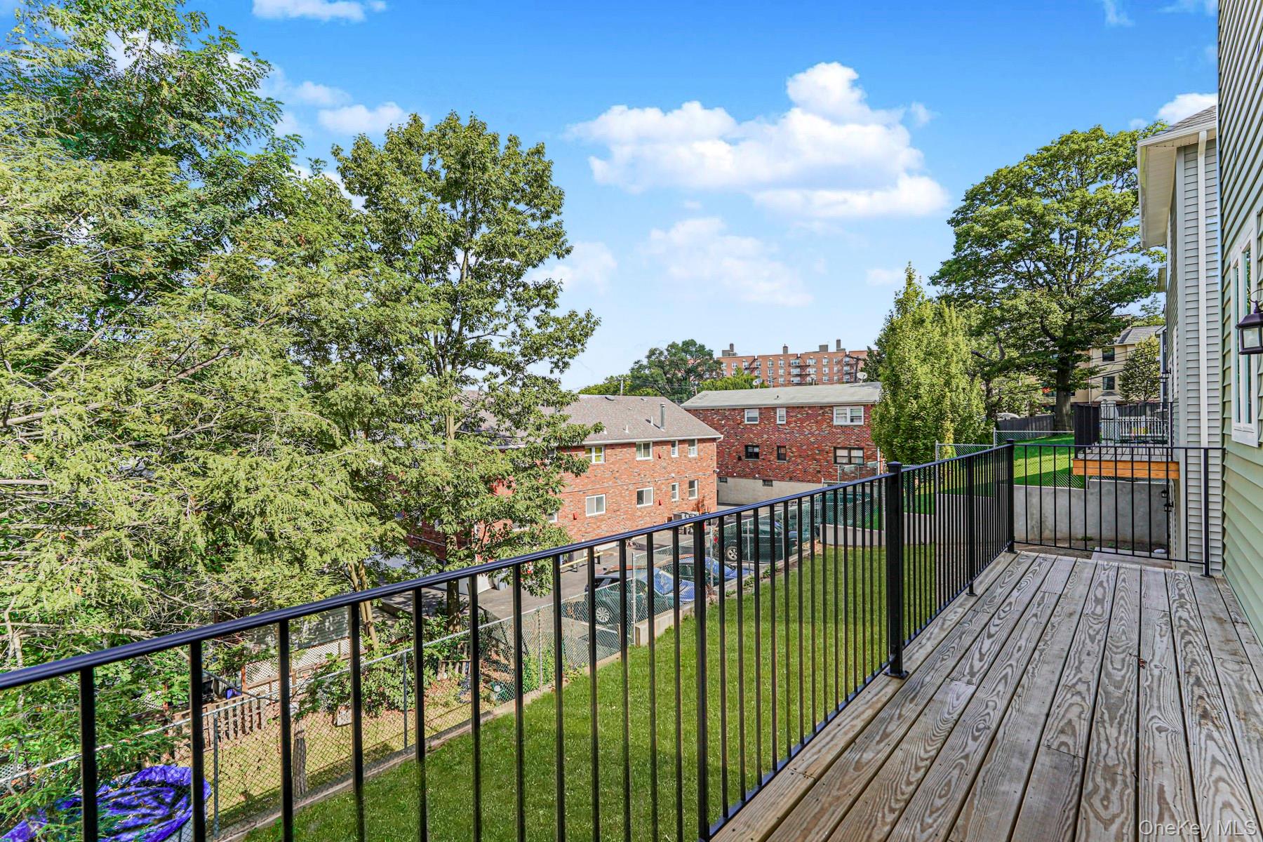 19 Glenwood Avenue, Staten Island, NY 10301