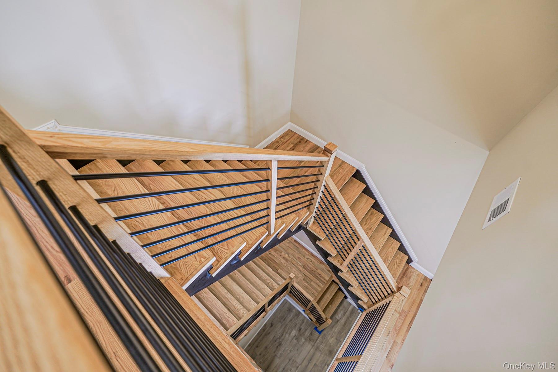 19 Glenwood Avenue, Staten Island, NY 10301