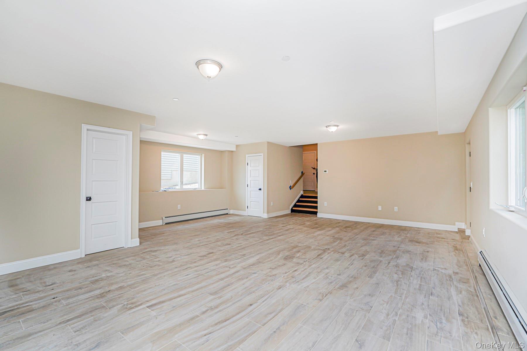 19 Glenwood Avenue, Staten Island, NY 10301