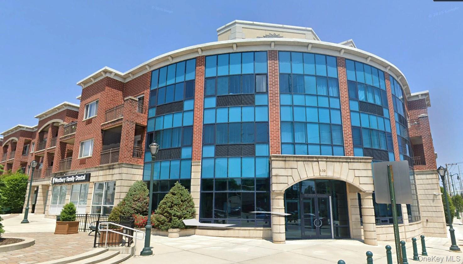 130 POST Avenue # 322, Westbury, NY 11590