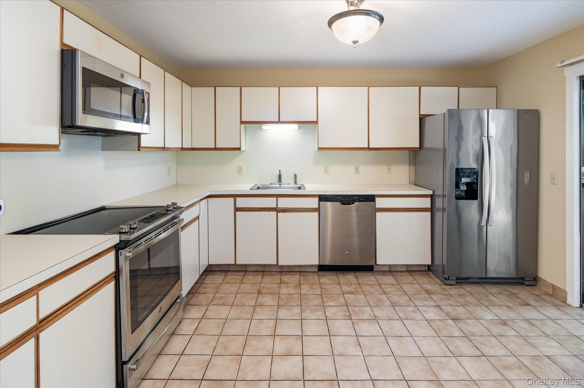 438 Heritage Hills # B, Somers, NY 10589