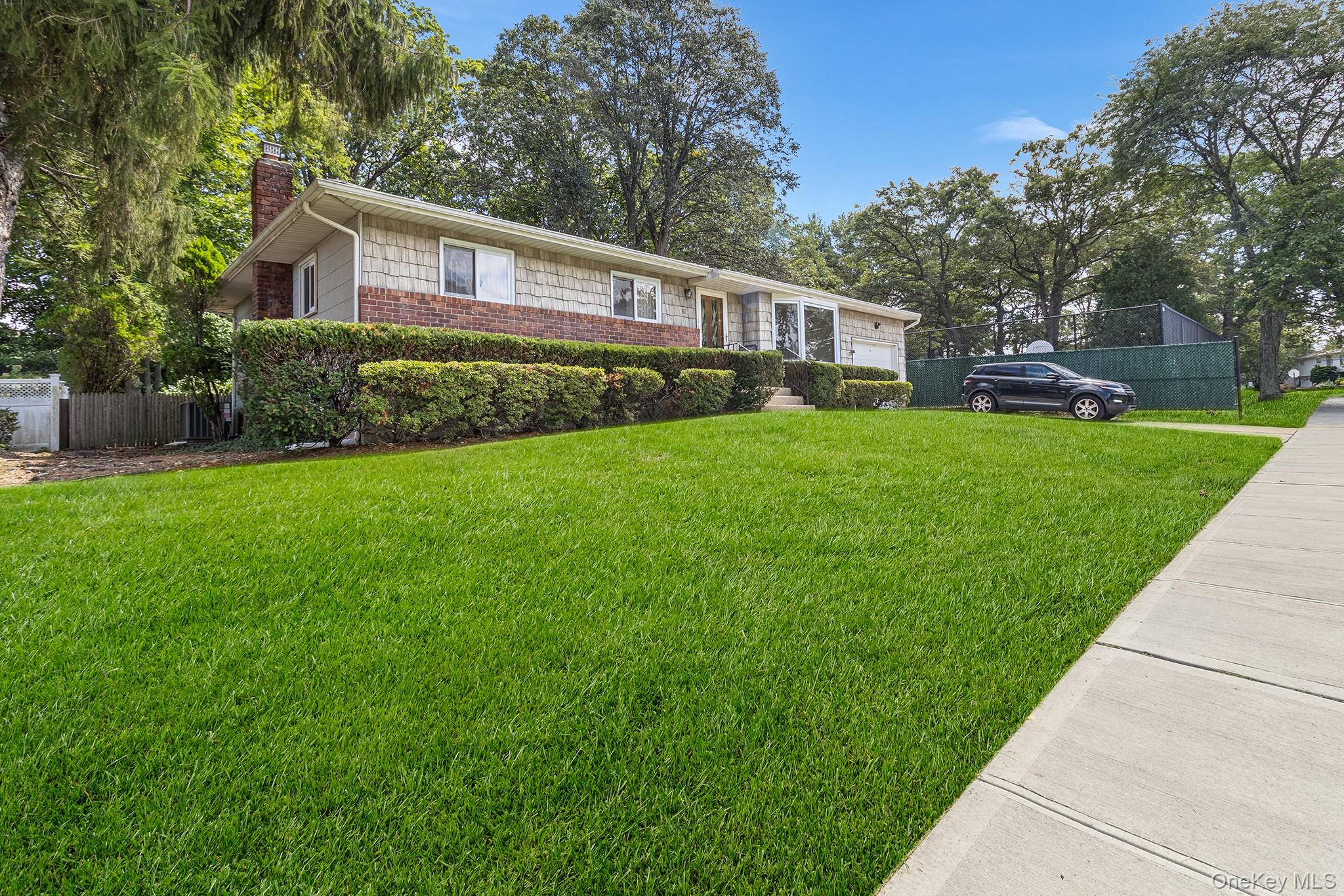 37 Beaumont Drive, Plainview, NY 11803