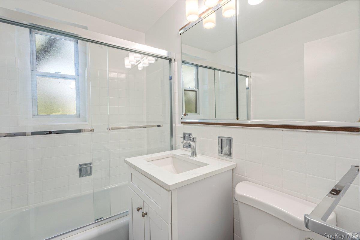 23-20 Bell Boulevard # 5F, Bayside, NY 11360