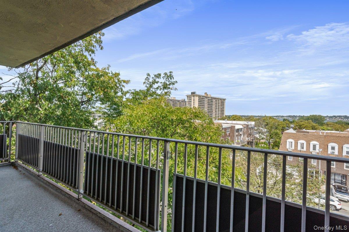 23-20 Bell Boulevard # 5F, Bayside, NY 11360