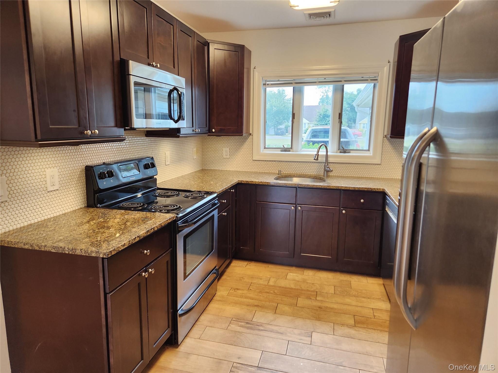 827 E Park Avenue # Lower, Long Beach, NY 11561