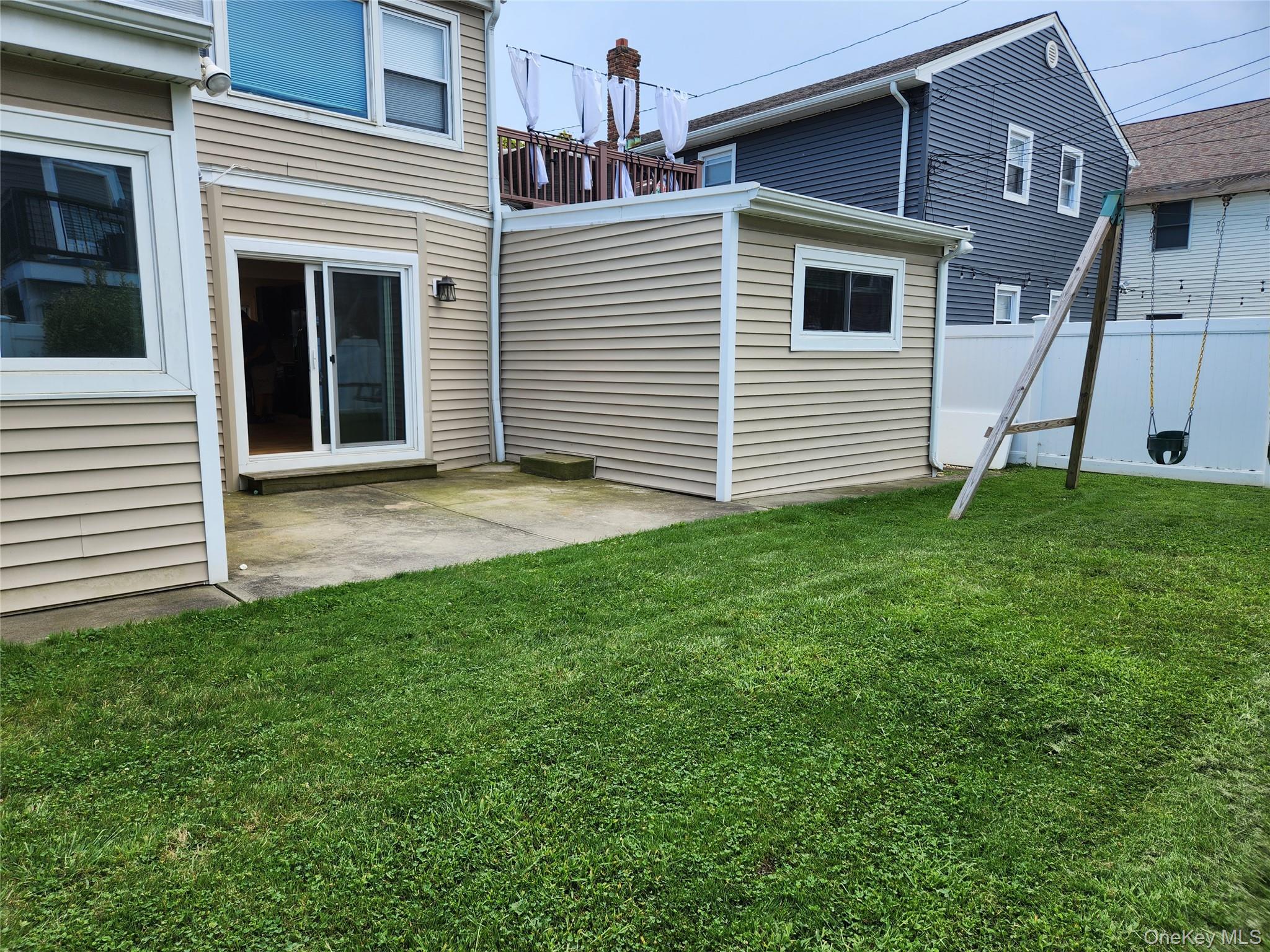 827 E Park Avenue # Lower, Long Beach, NY 11561