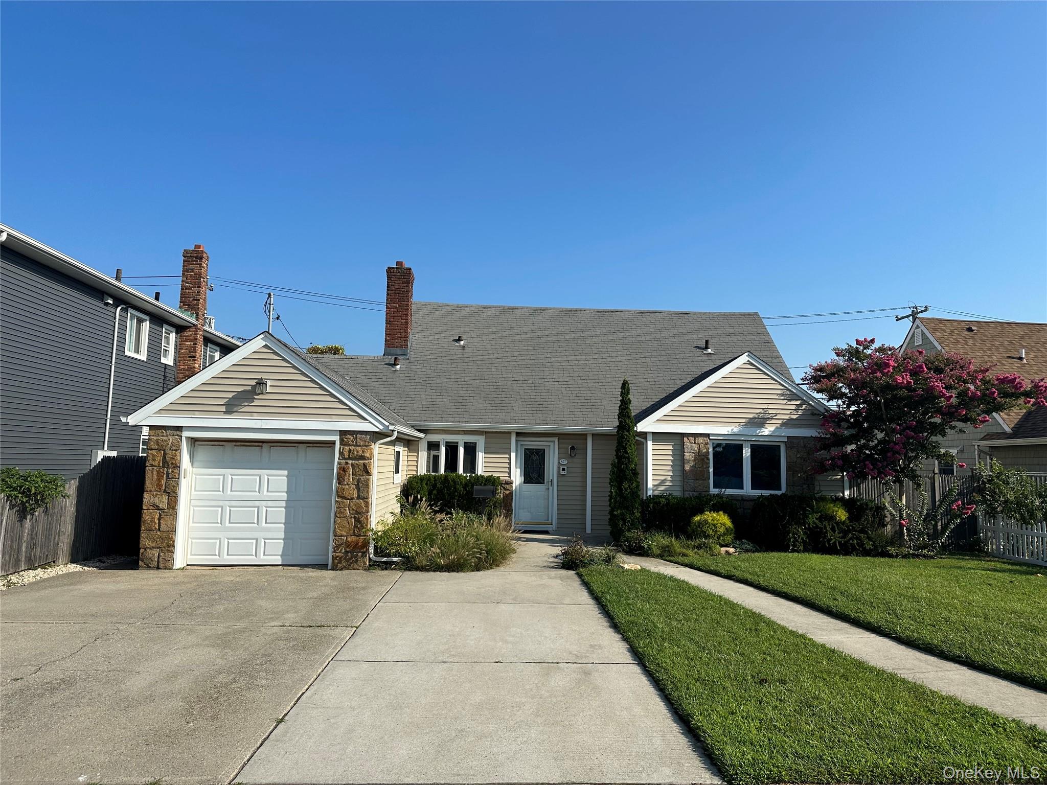 827 E Park Avenue # Lower, Long Beach, NY 11561