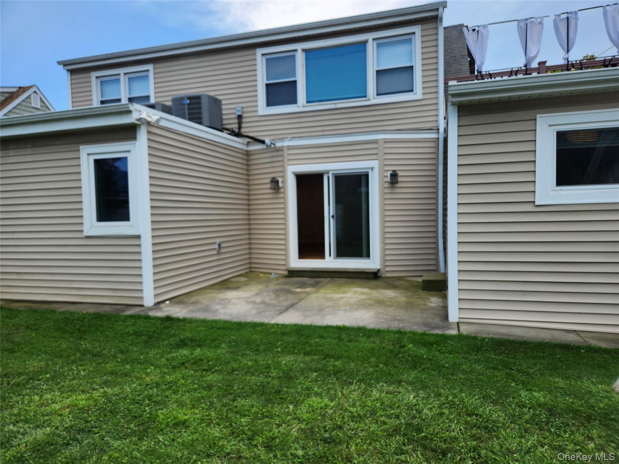 827 E Park Avenue # Lower, Long Beach, NY 11561