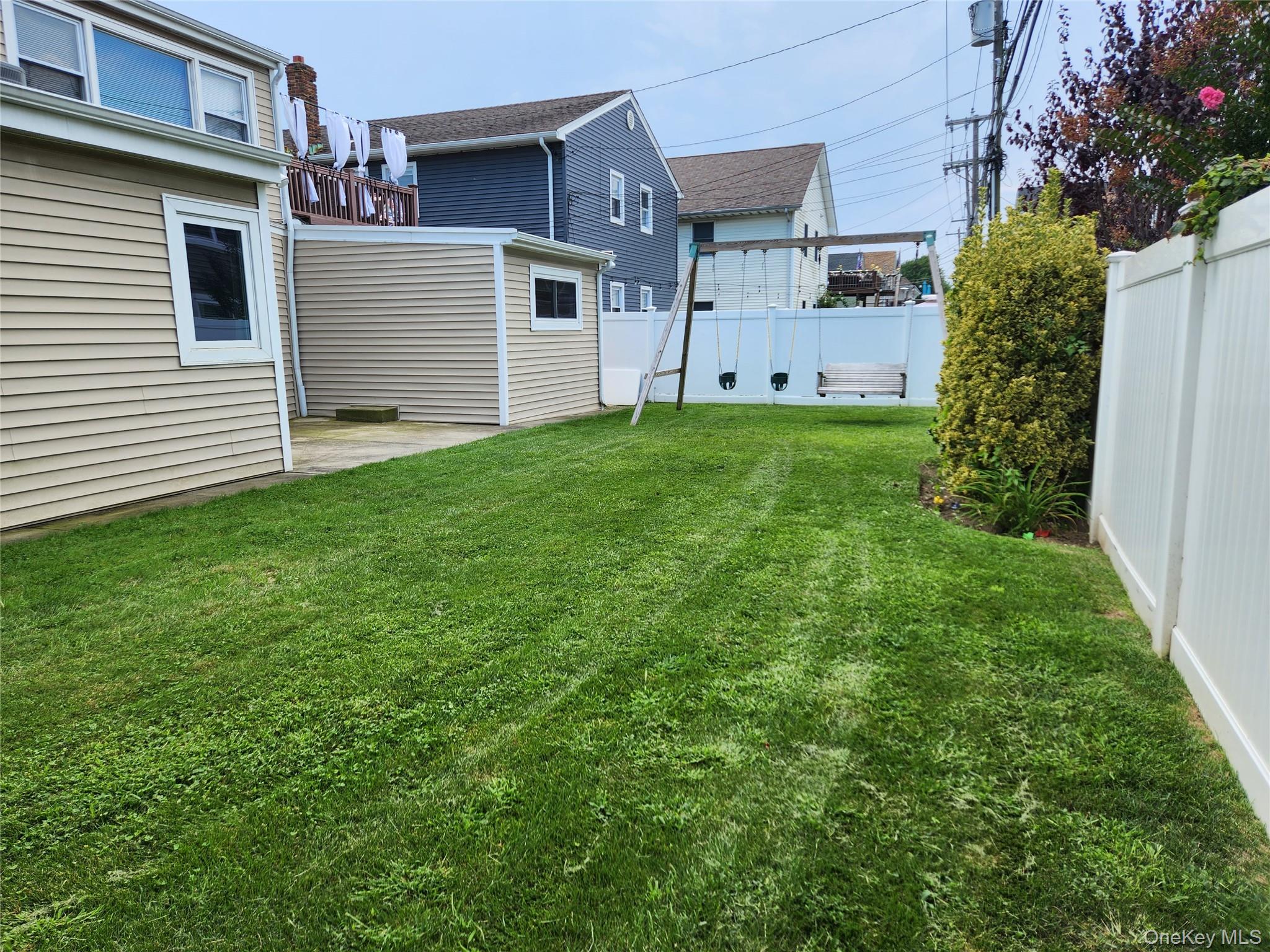 827 E Park Avenue # Lower, Long Beach, NY 11561