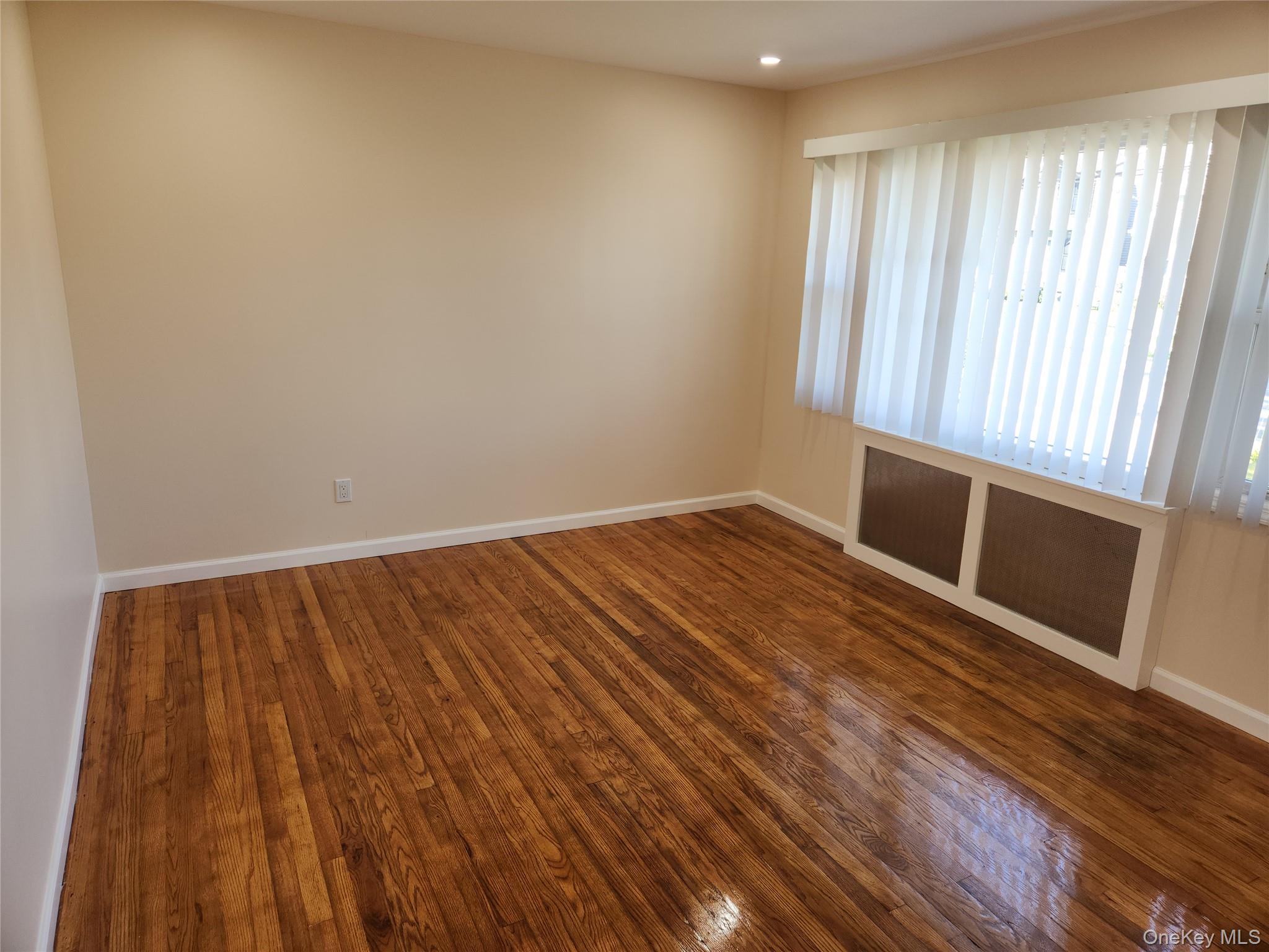 419 Coolidge Avenue, Rockville Centre, NY 11570