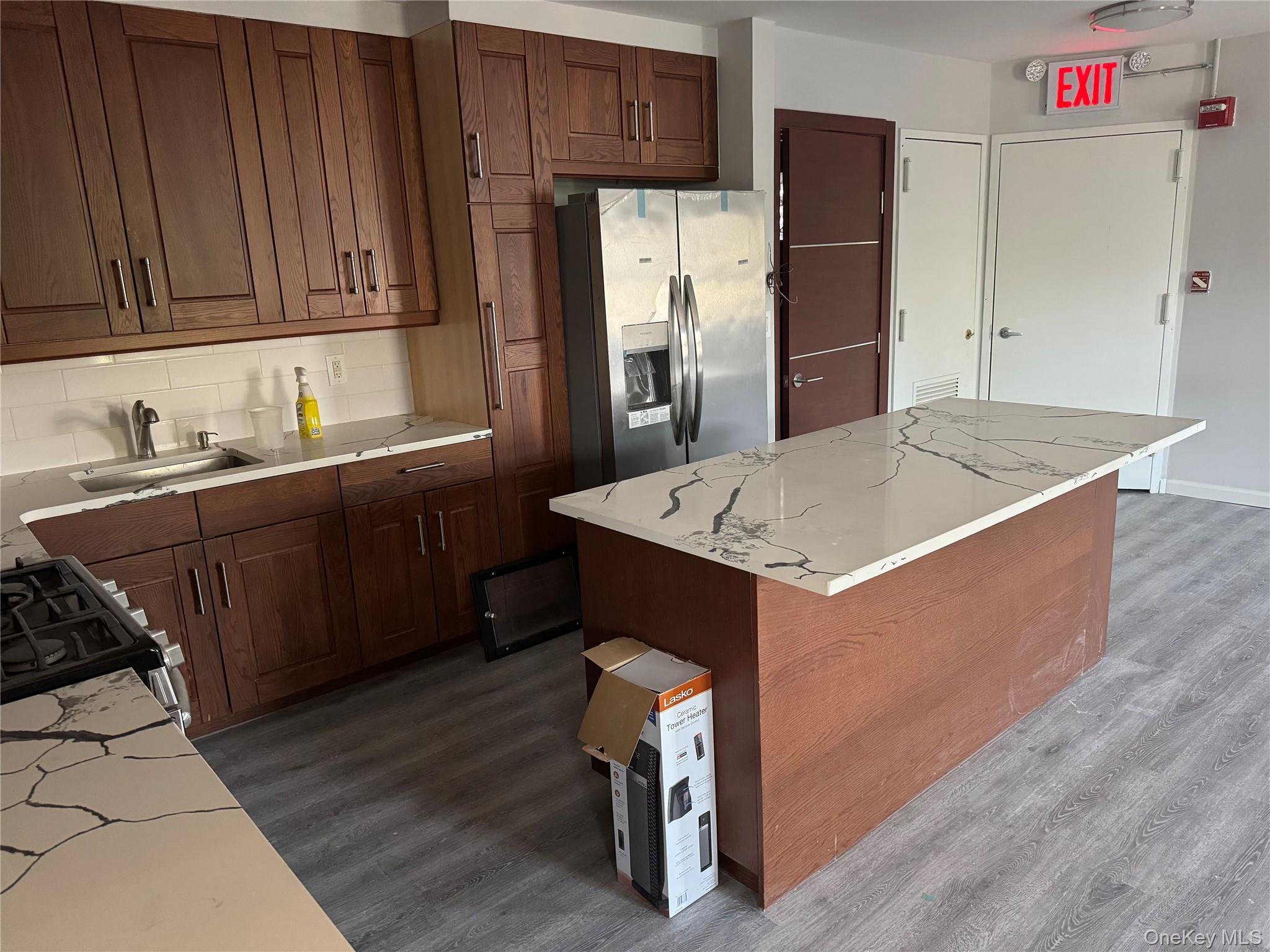 8866 Myrtle Avenue, Glendale, NY 11385