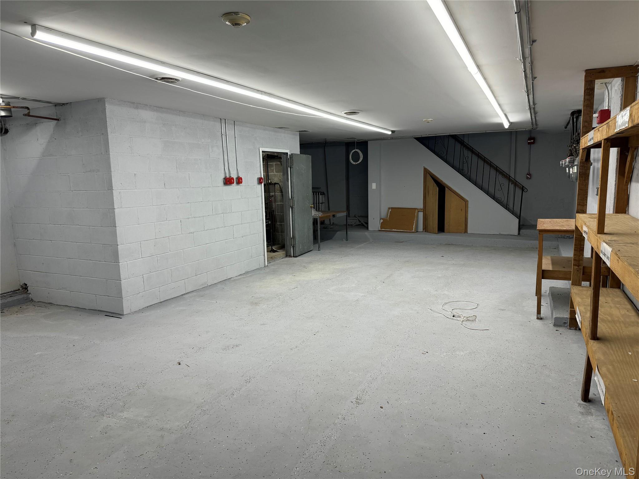 8866 Myrtle Avenue, Glendale, NY 11385