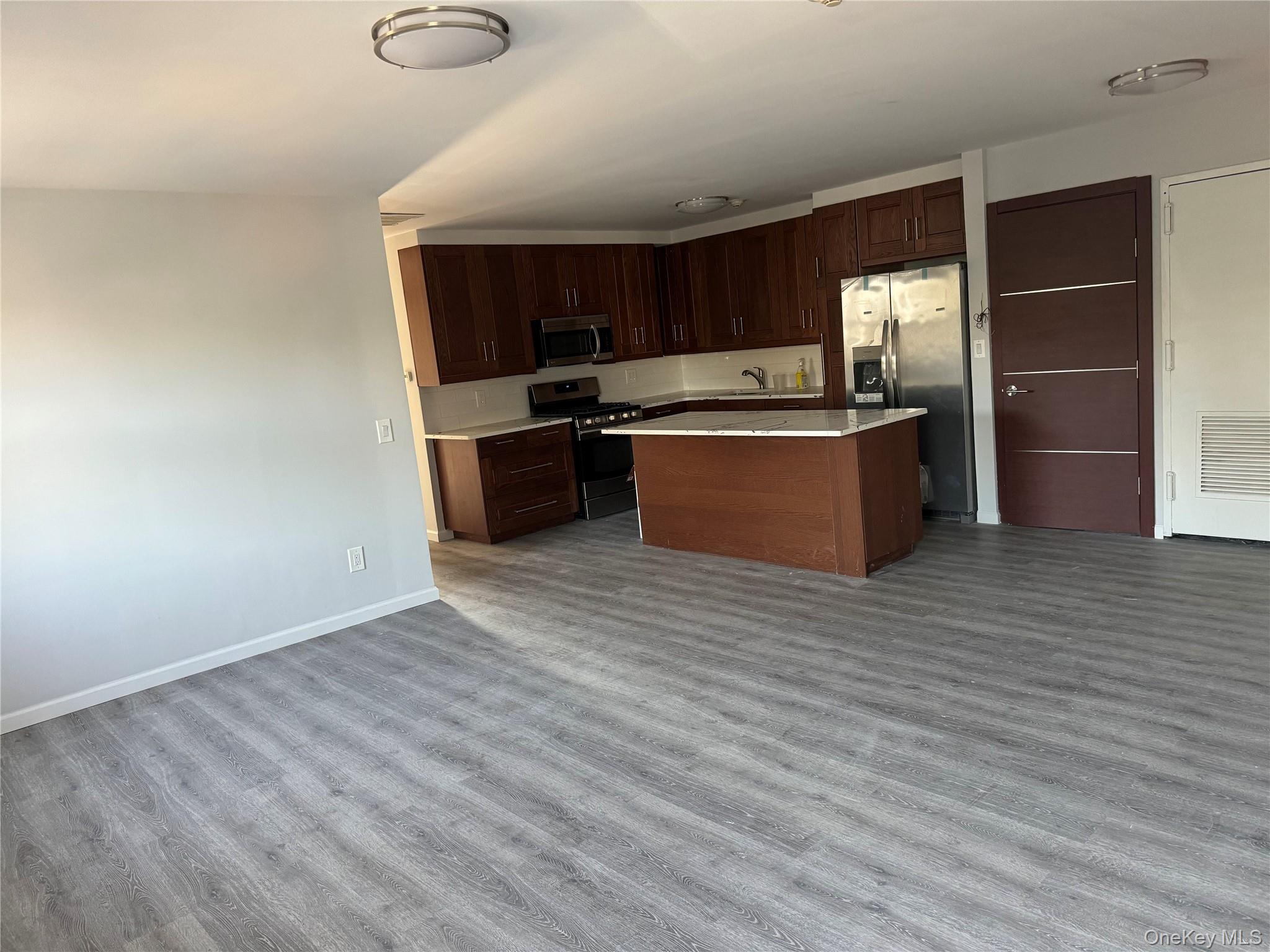 8866 Myrtle Avenue, Glendale, NY 11385