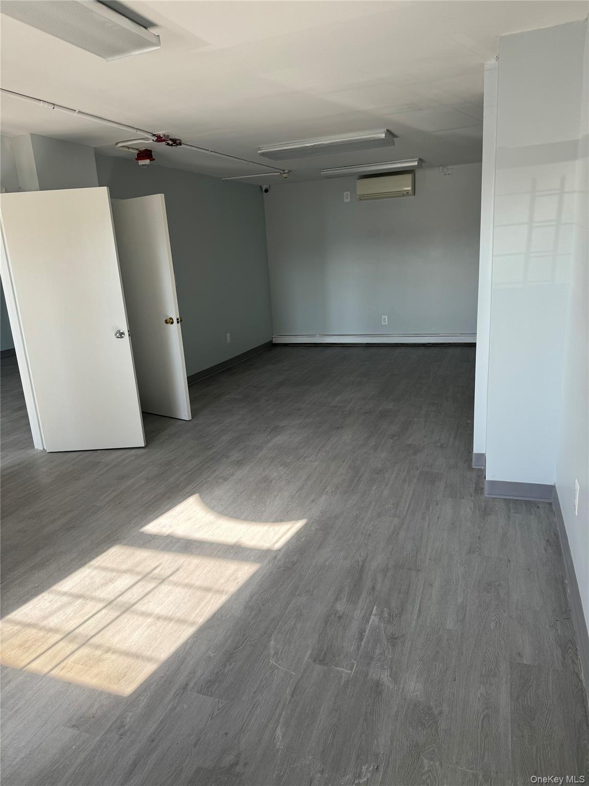 8866 Myrtle Avenue, Glendale, NY 11385