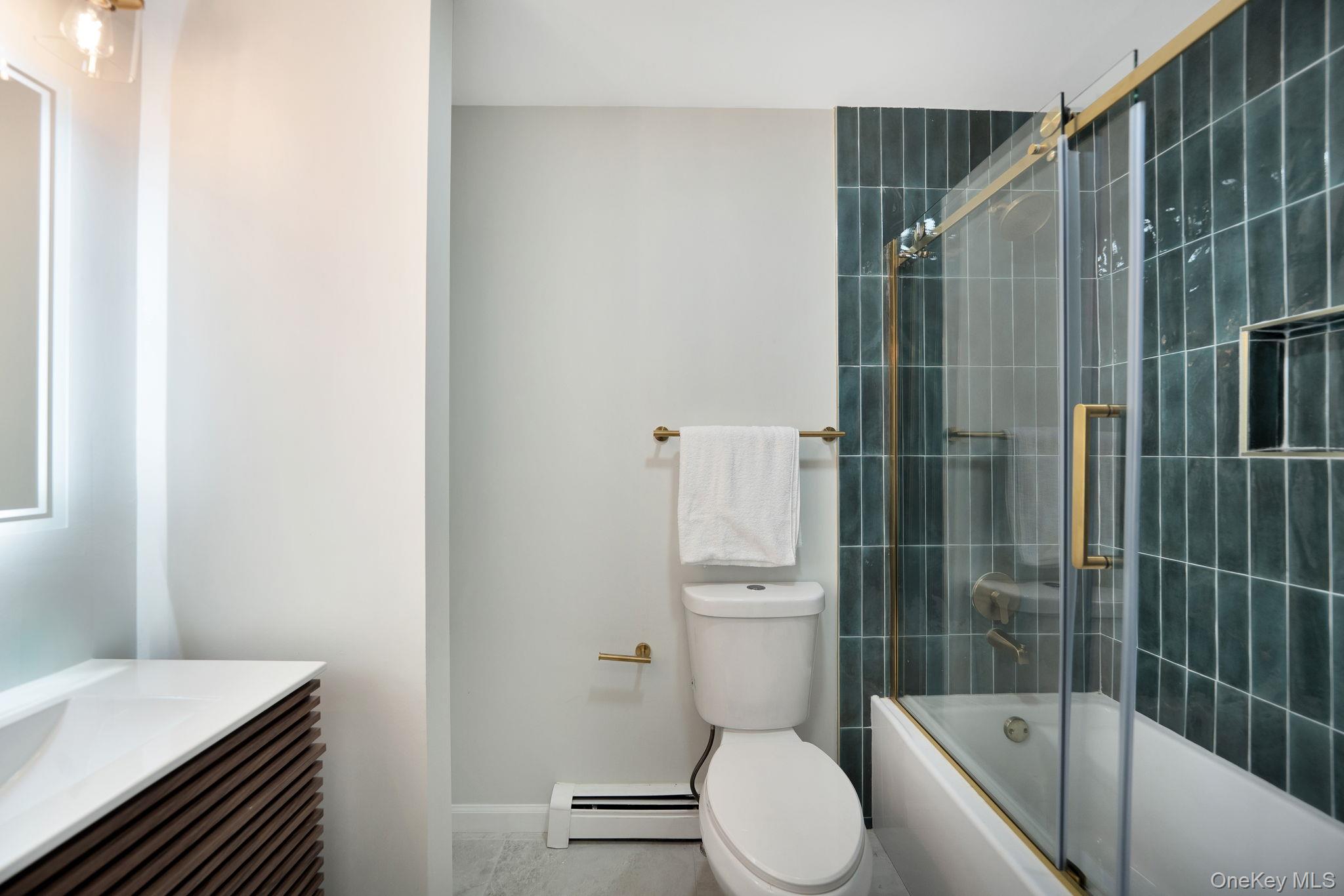 644A Bread And Cheese Hollow Road, Northport, NY 11768