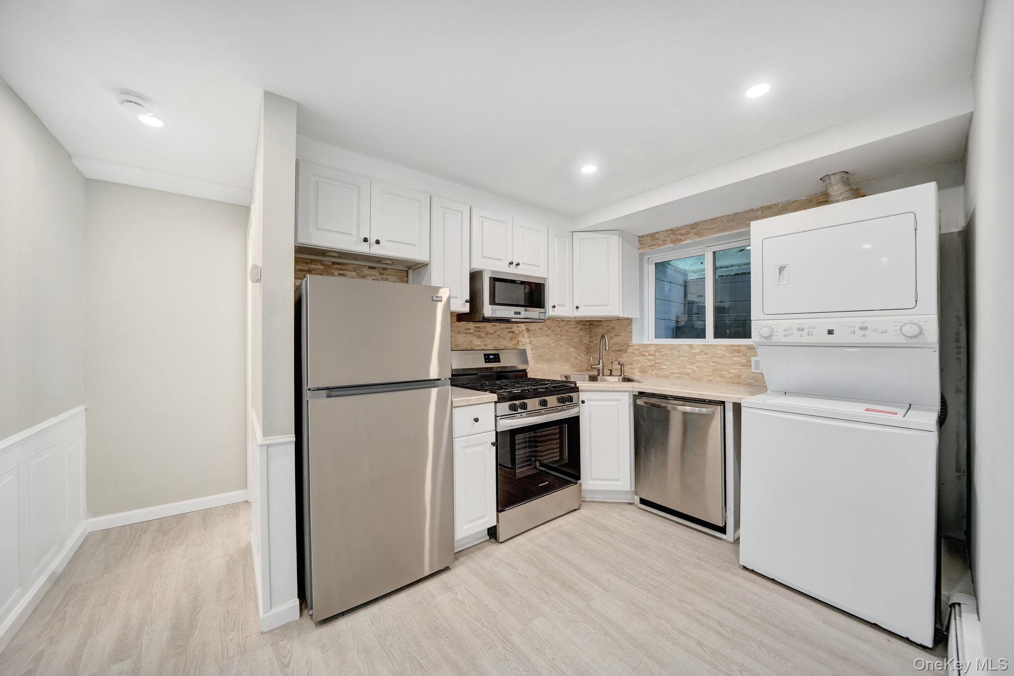 644A Bread And Cheese Hollow Road, Northport, NY 11768