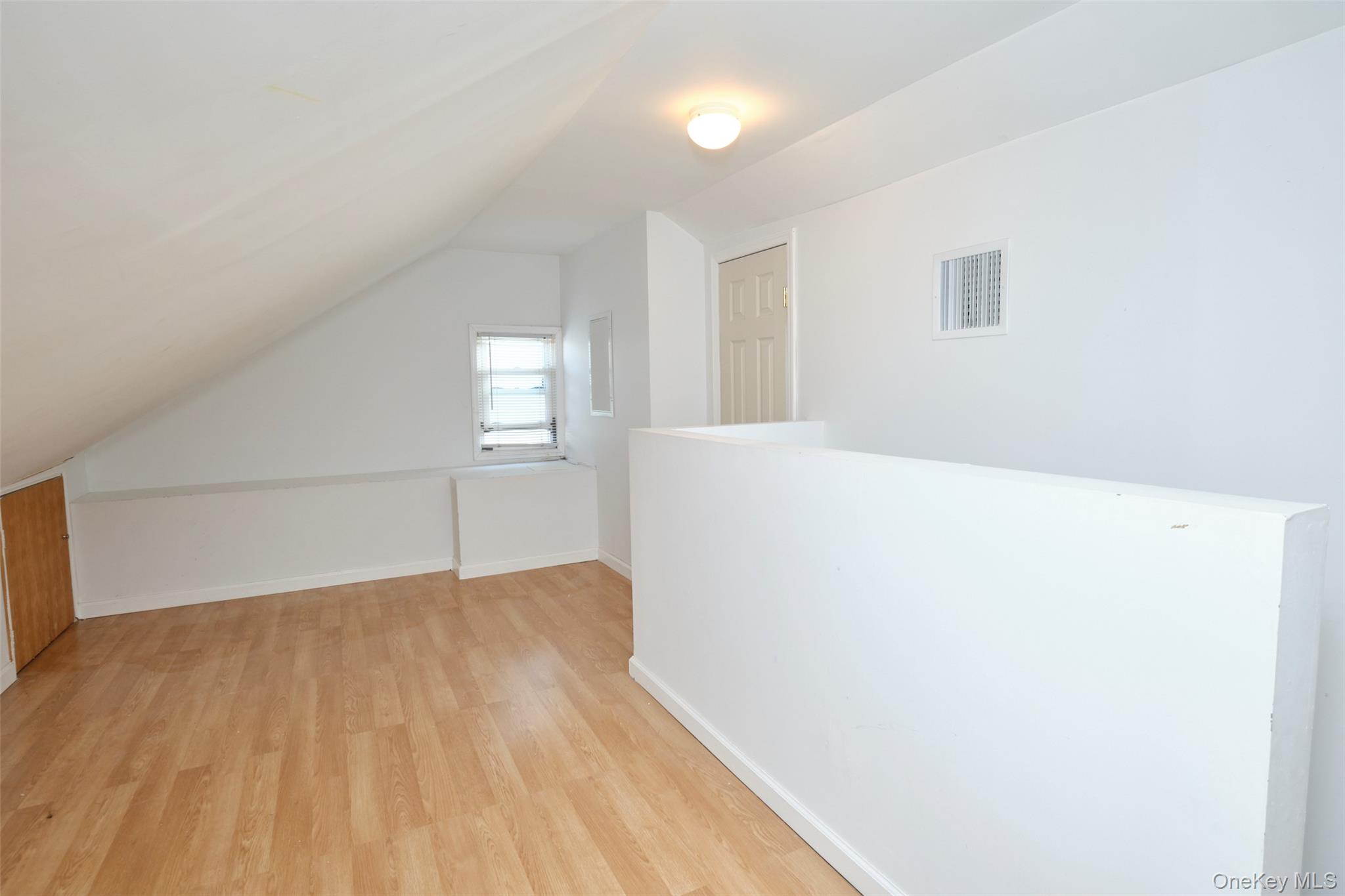 92-40 245th Street, Floral Park, NY 11001