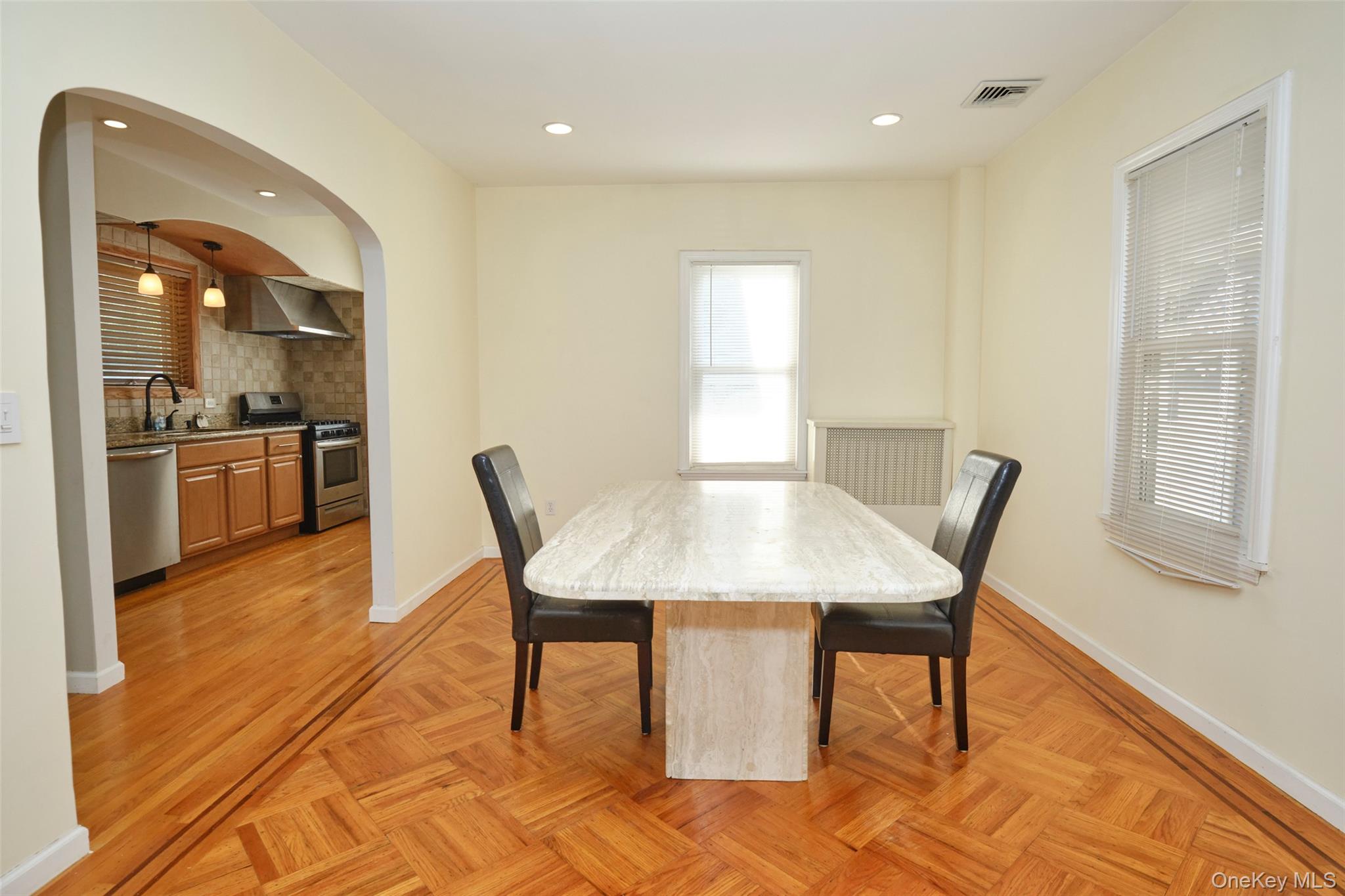 92-40 245th Street, Floral Park, NY 11001