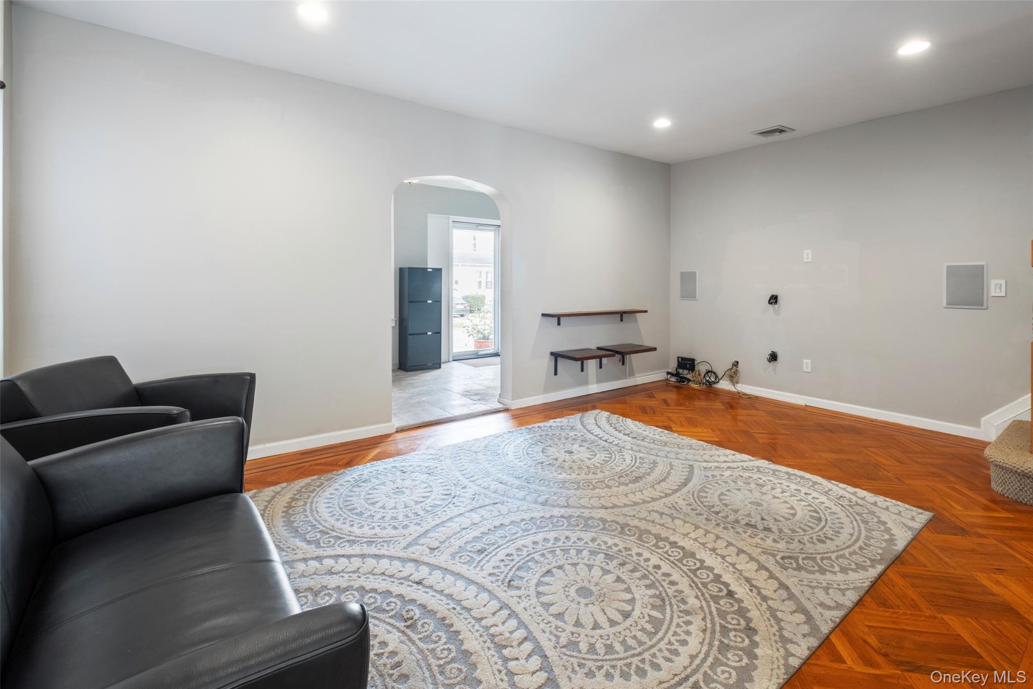 92-40 245th Street, Floral Park, NY 11001