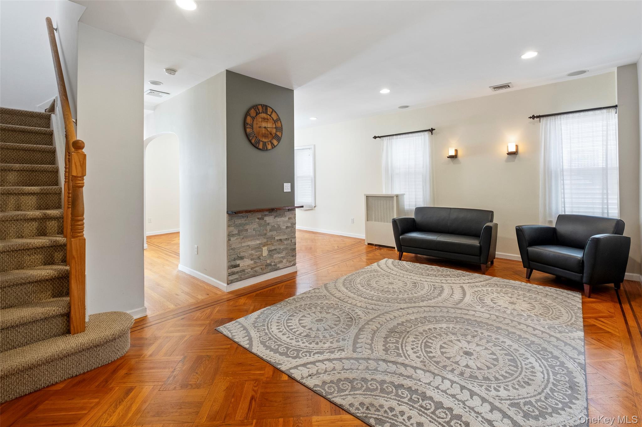 92-40 245th Street, Floral Park, NY 11001