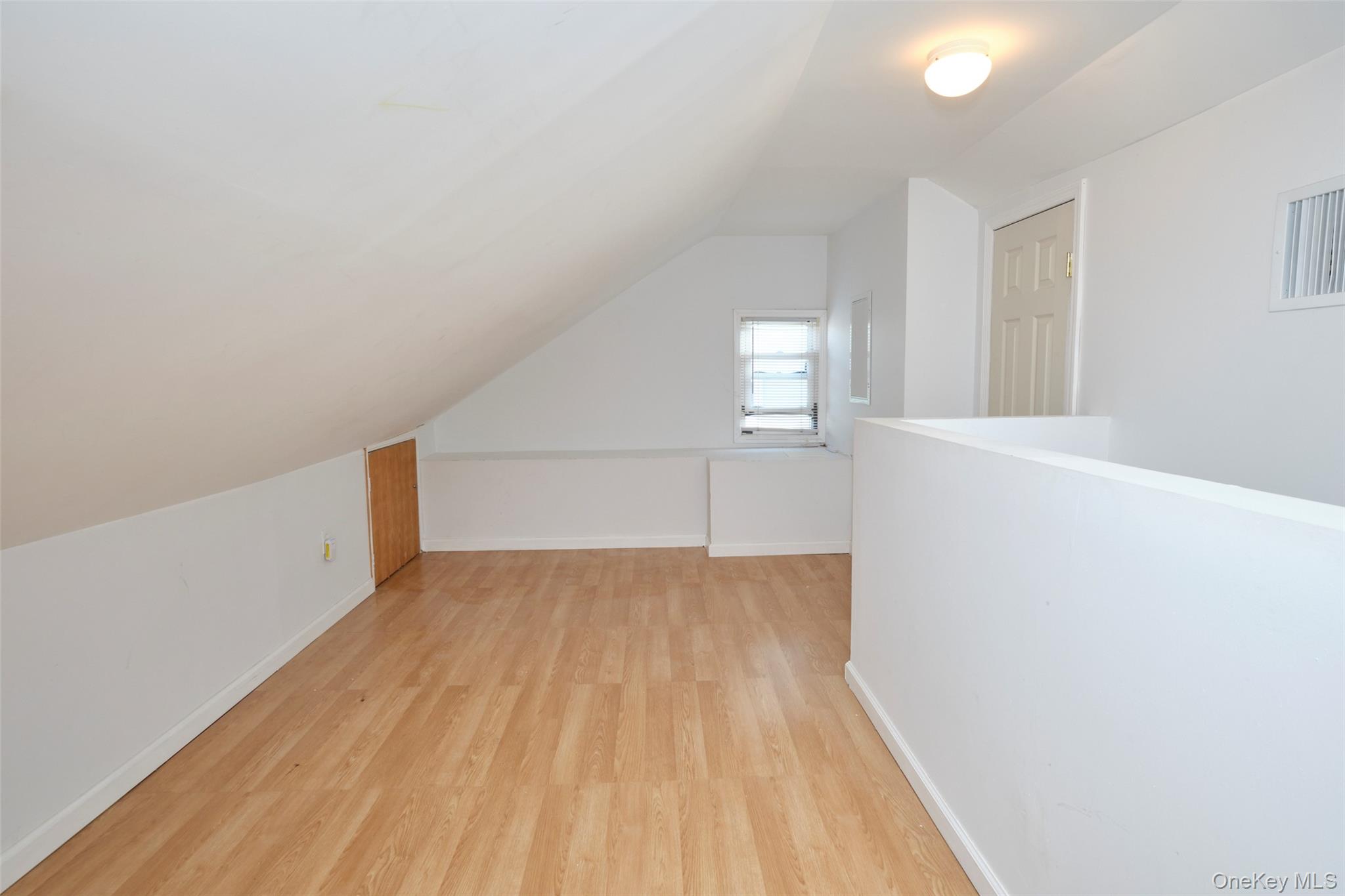 92-40 245th Street, Floral Park, NY 11001