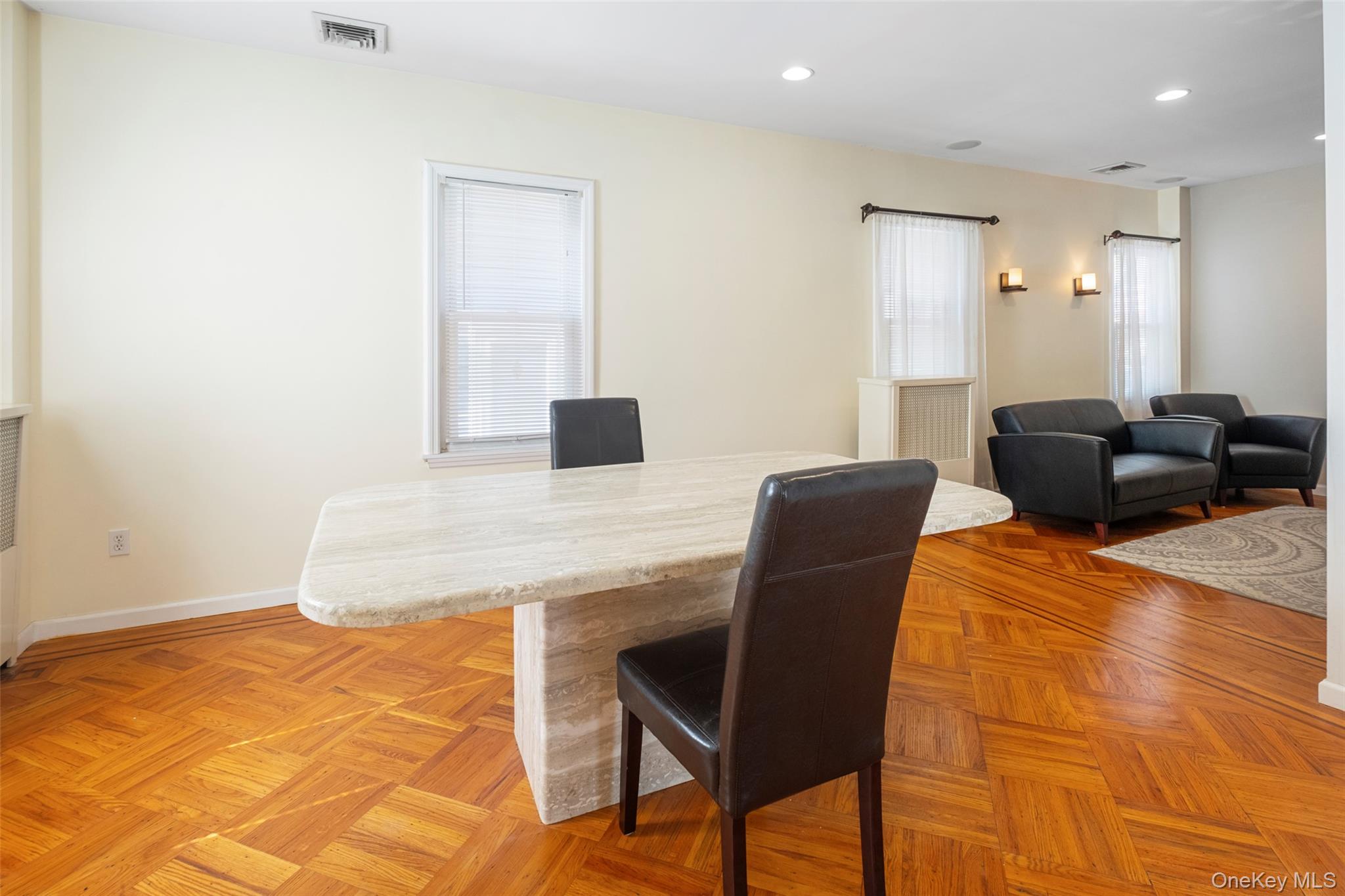 92-40 245th Street, Floral Park, NY 11001