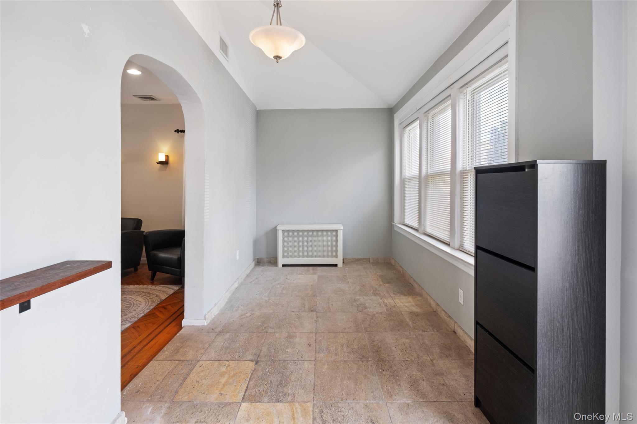 92-40 245th Street, Floral Park, NY 11001