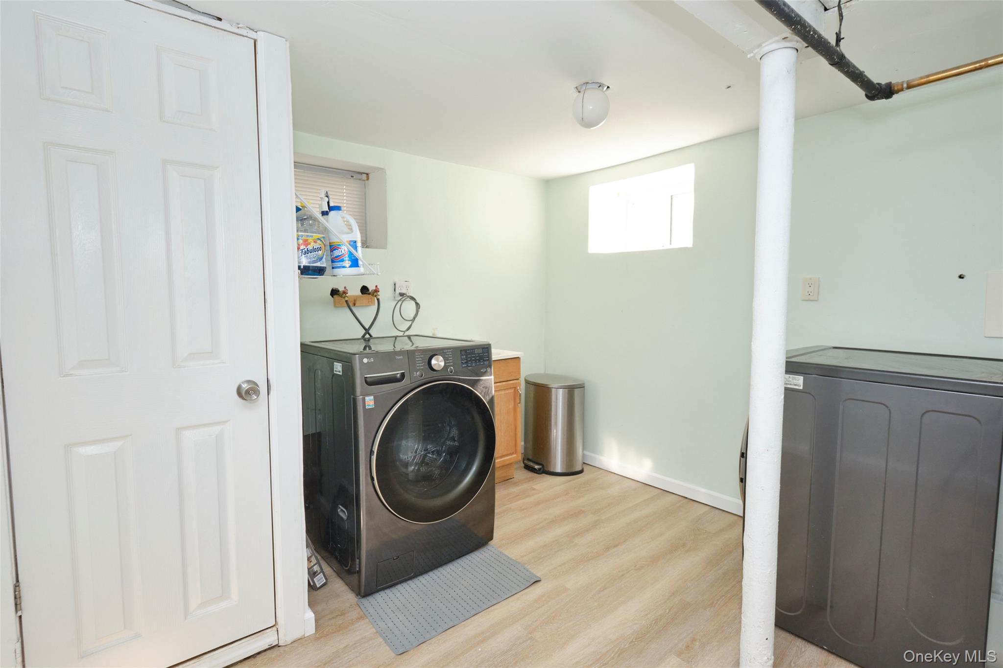 92-40 245th Street, Floral Park, NY 11001