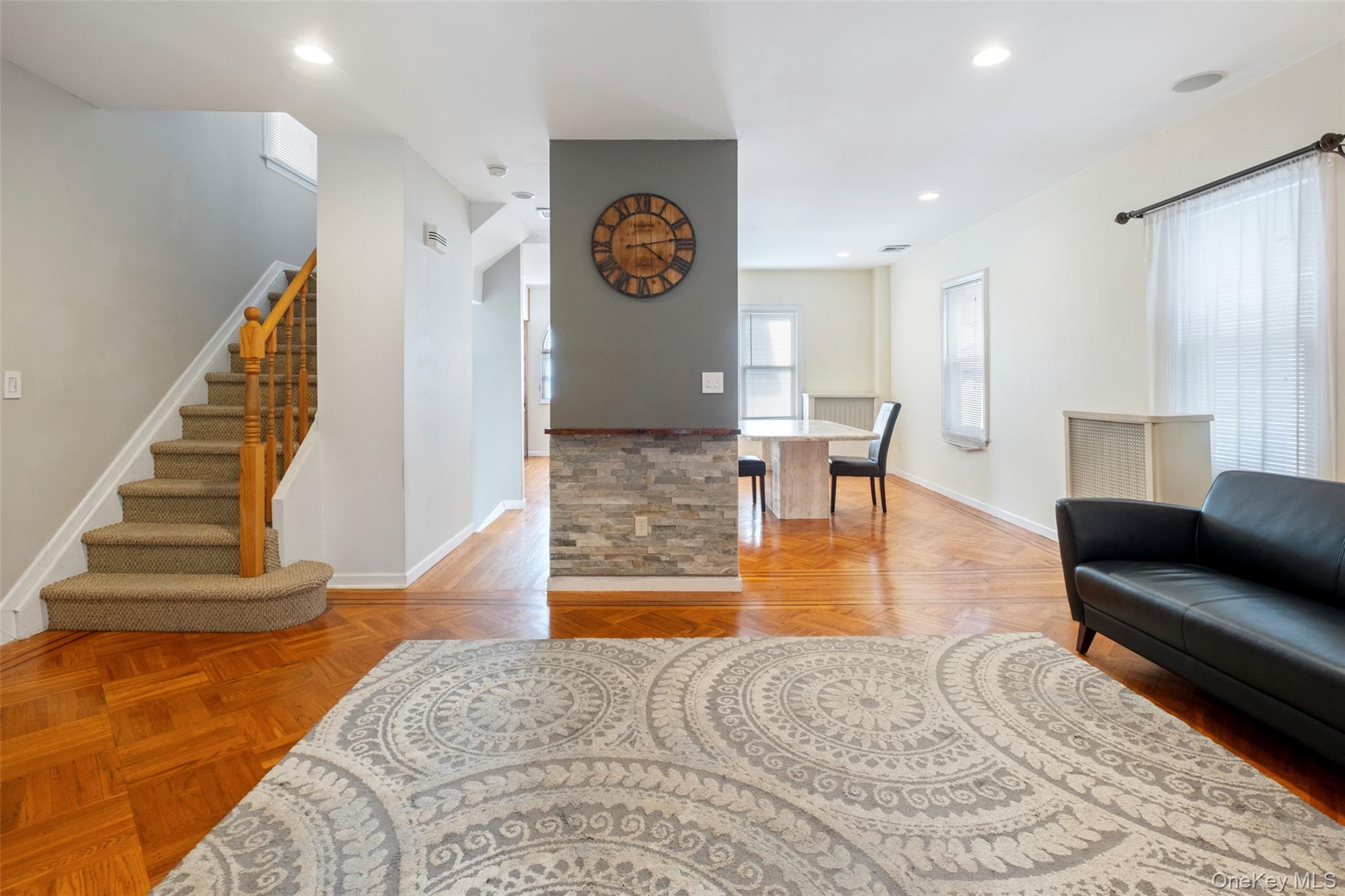 92-40 245th Street, Floral Park, NY 11001