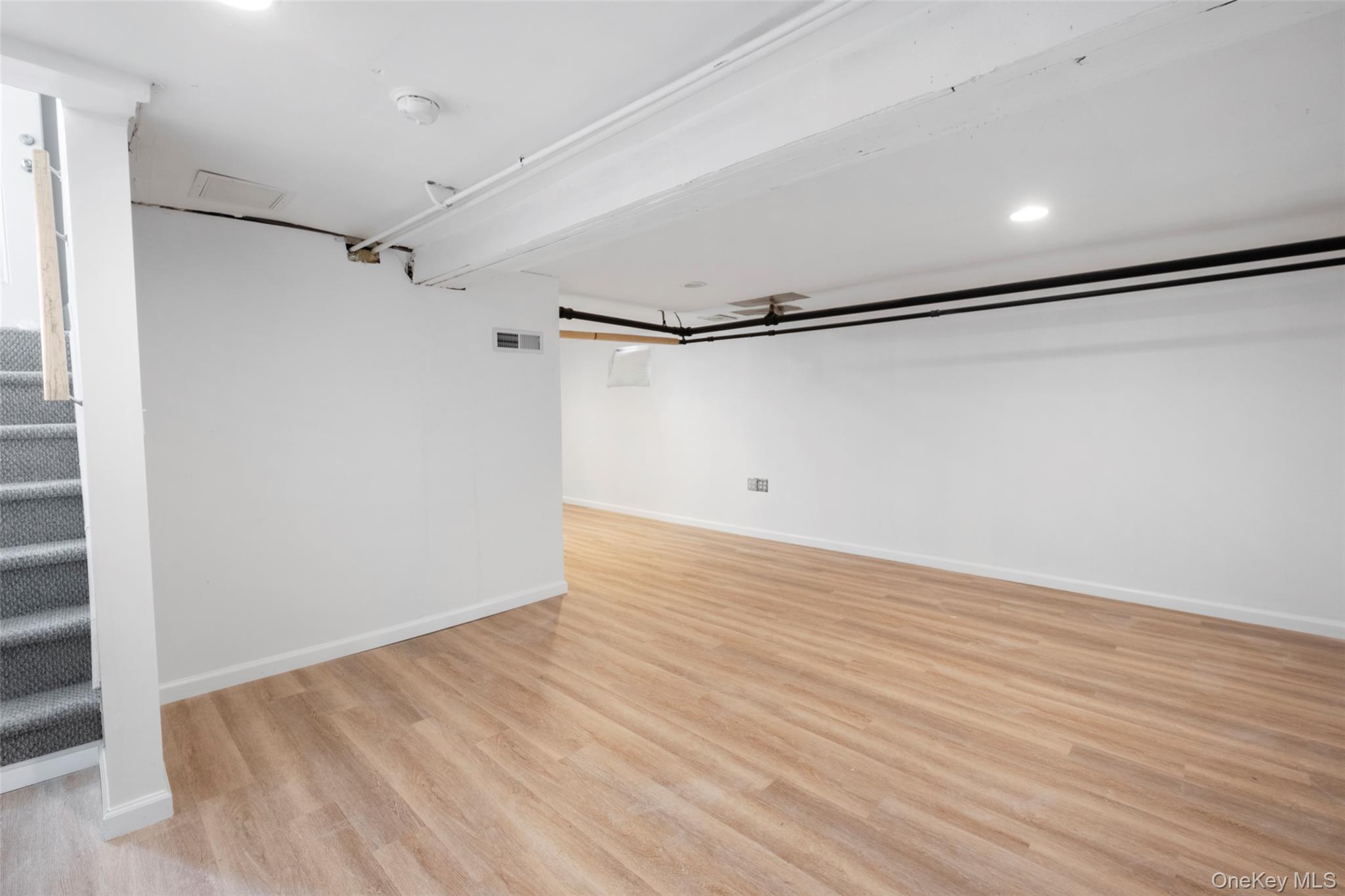 92-40 245th Street, Floral Park, NY 11001