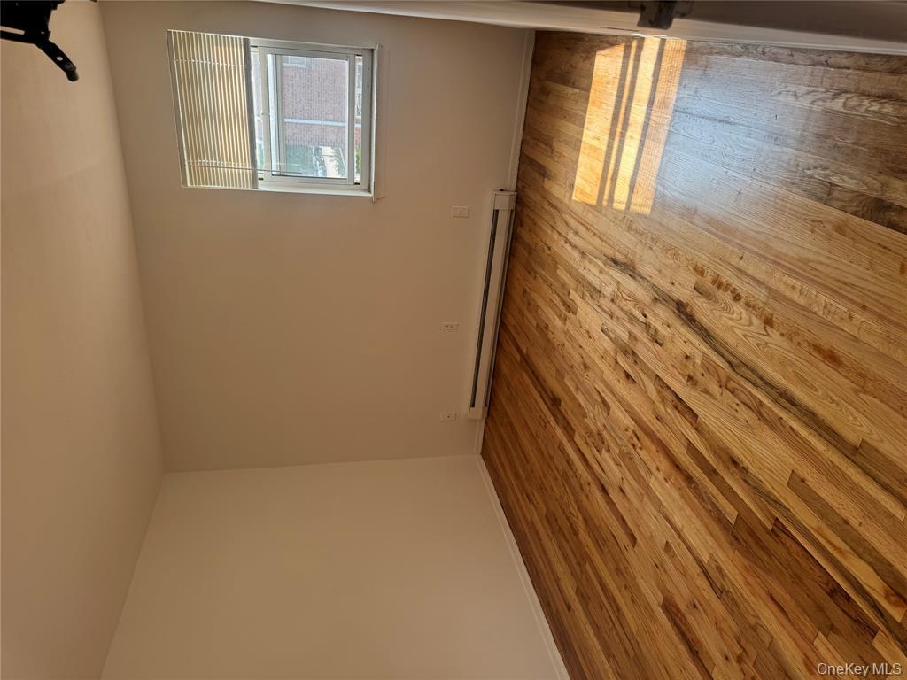 25-72 127 St, Flushing, NY 11354