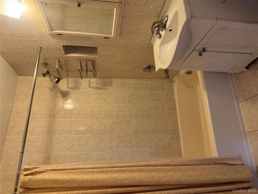 25-72 127 St, Flushing, NY 11354