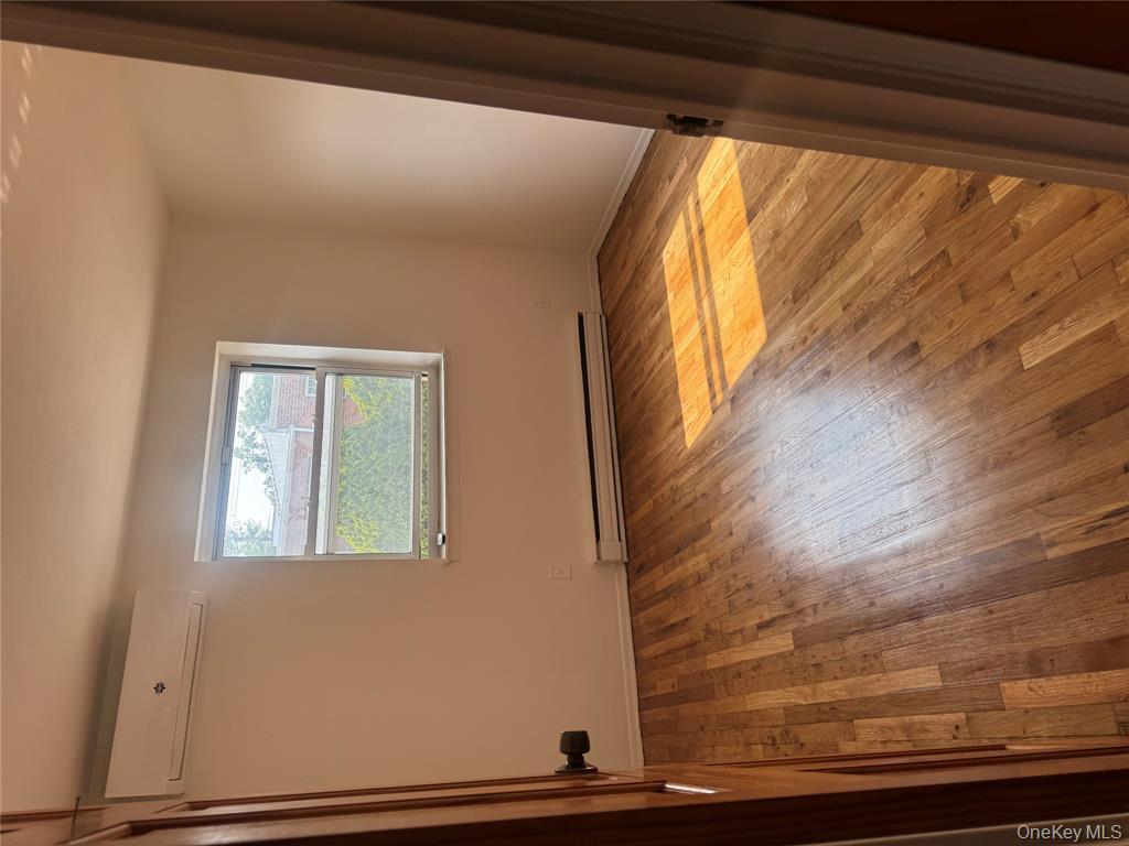 25-72 127 St, Flushing, NY 11354