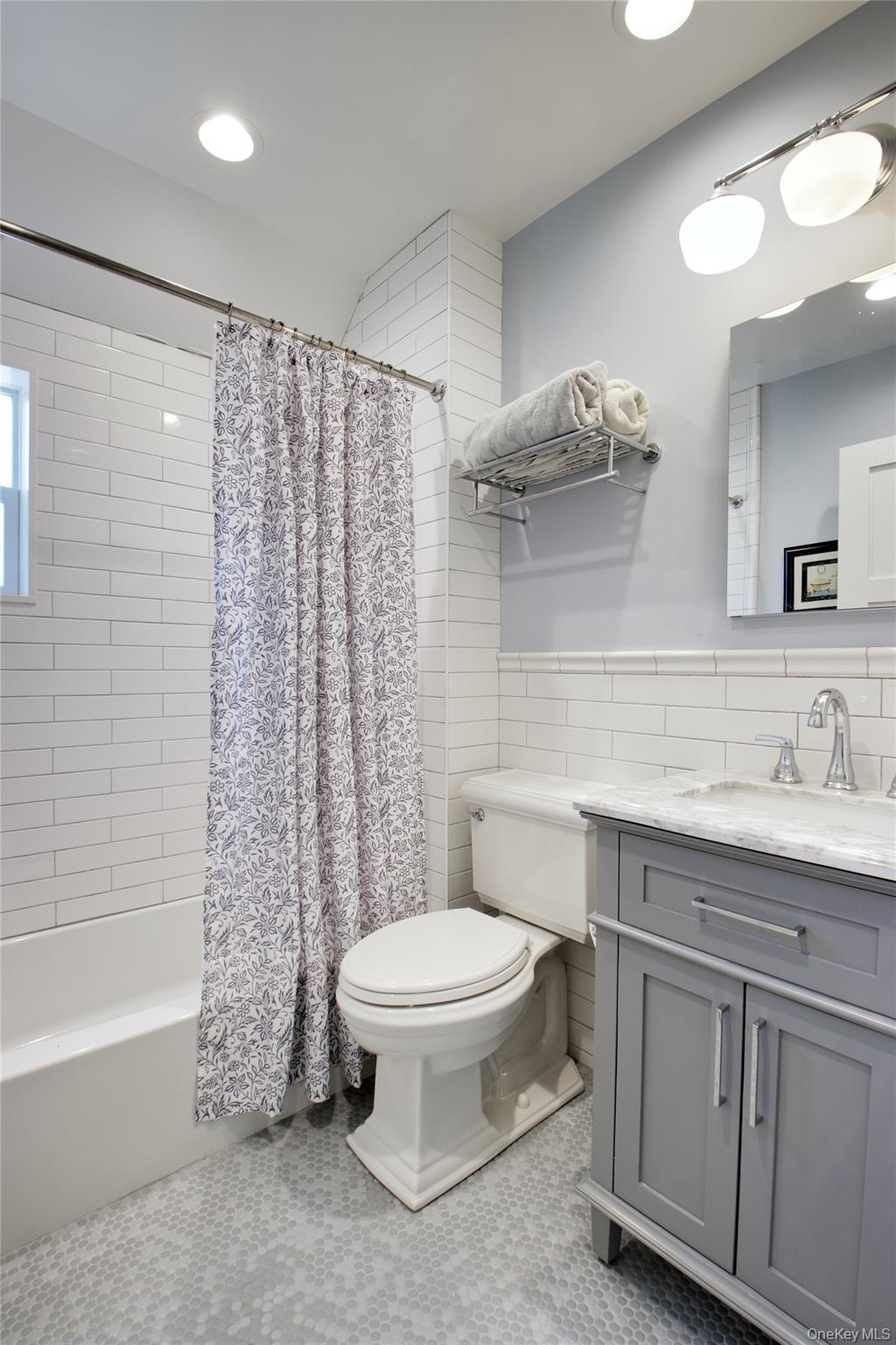 22 Franklin Court, Garden City, NY 11530