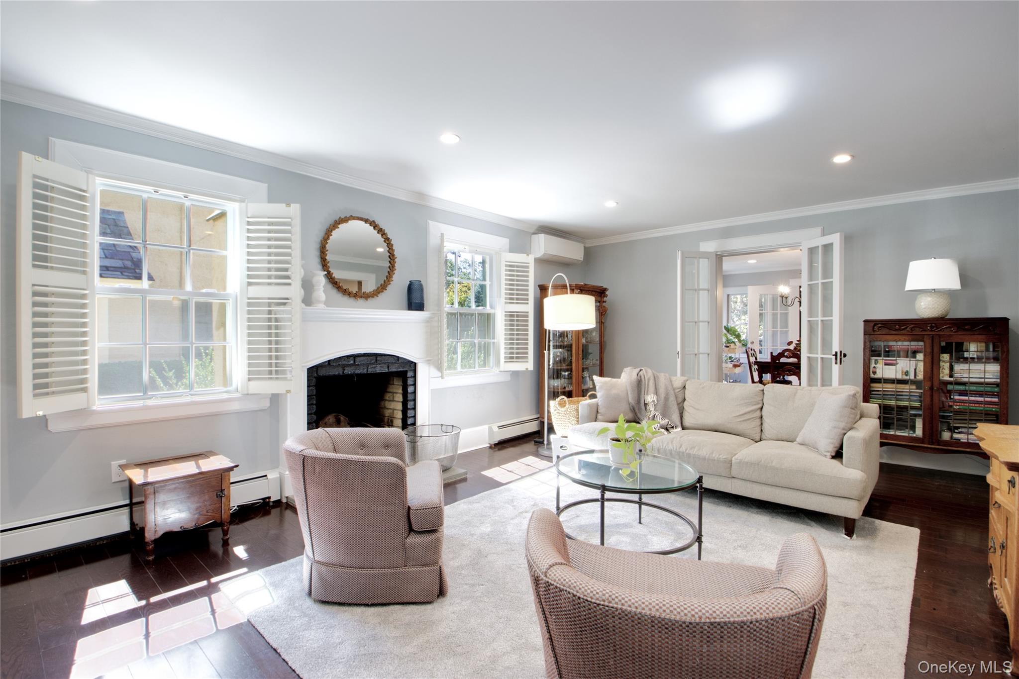 22 Franklin Court, Garden City, NY 11530