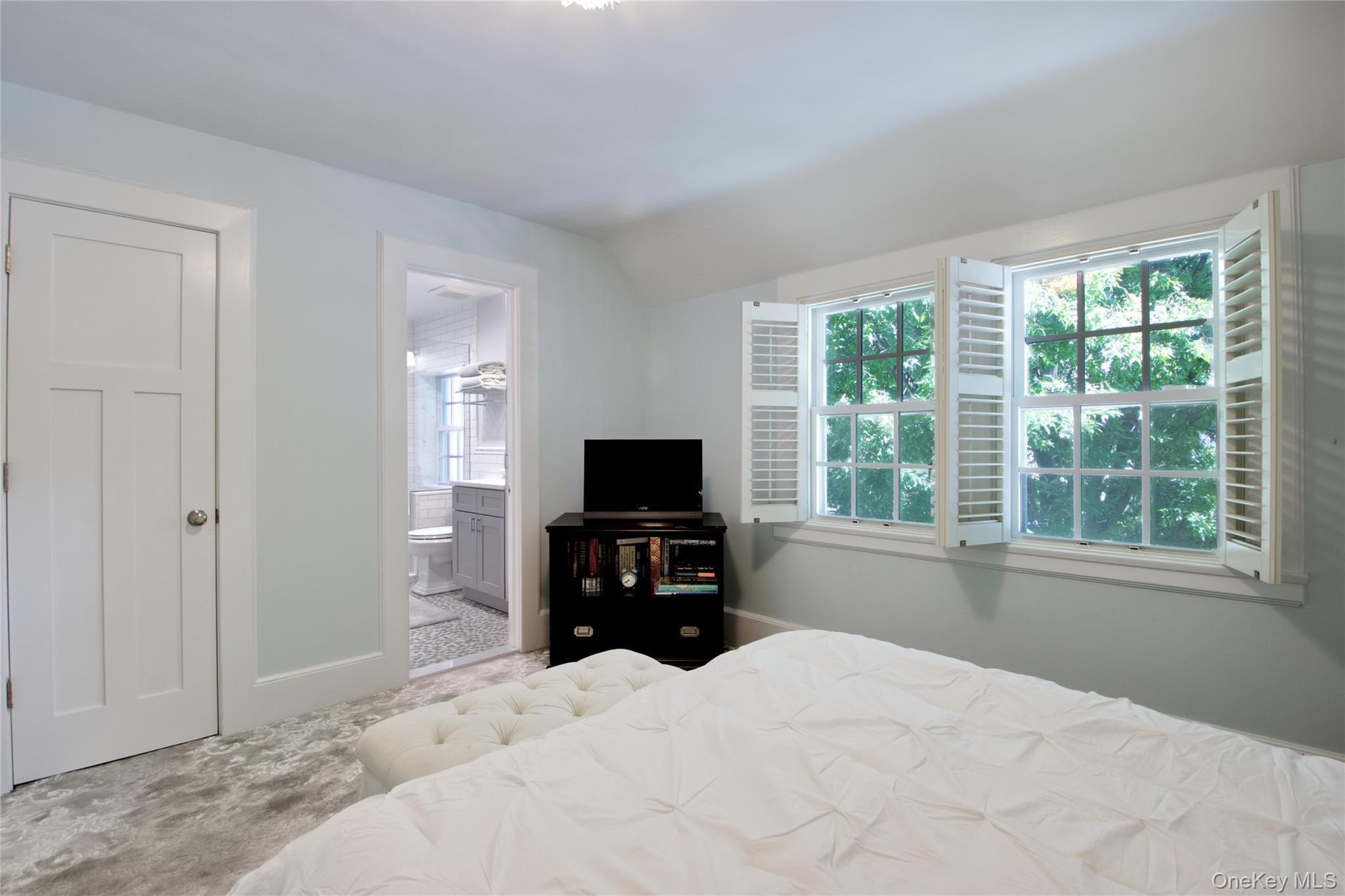 22 Franklin Court, Garden City, NY 11530