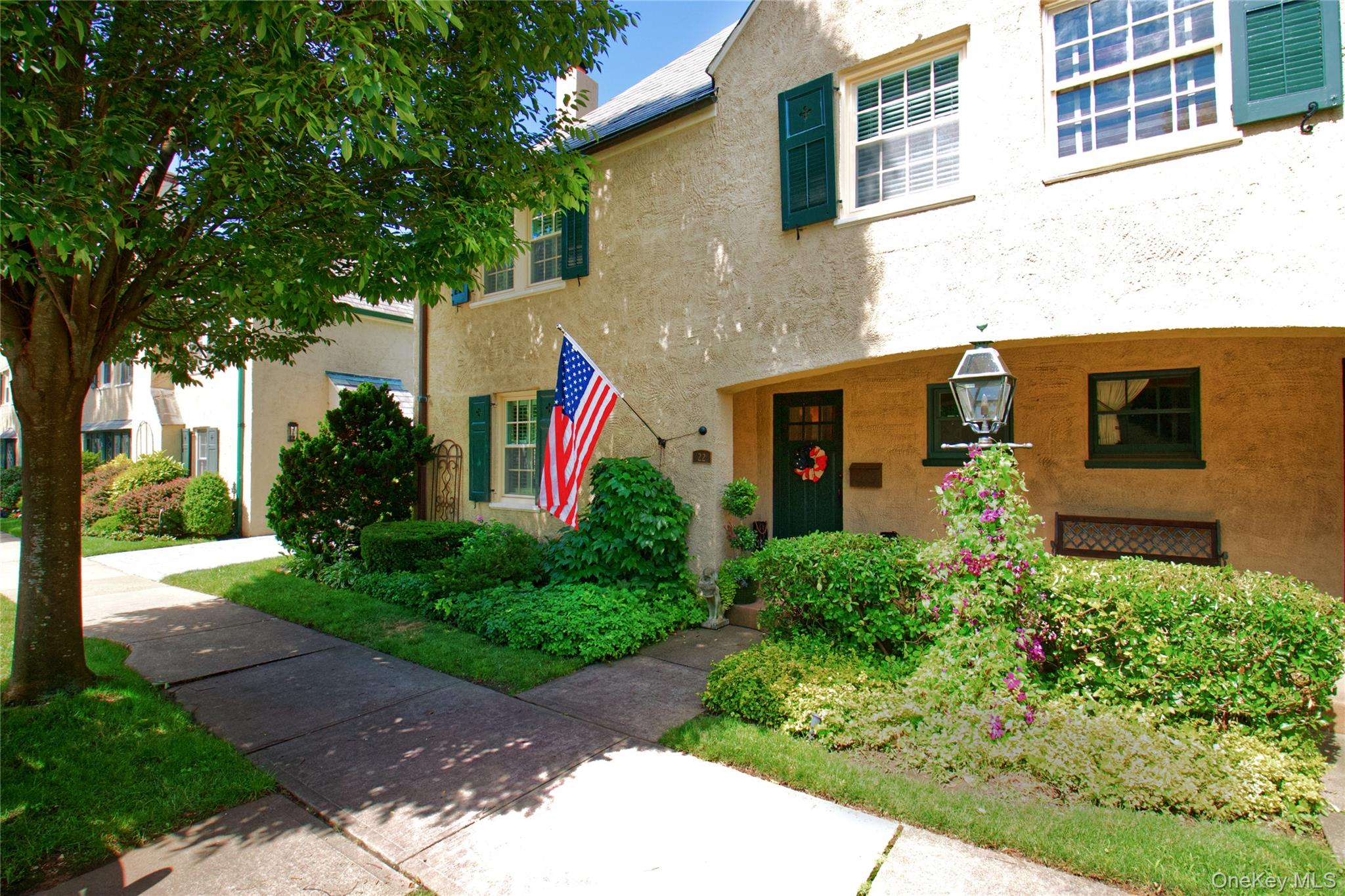 22 Franklin Court, Garden City, NY 11530