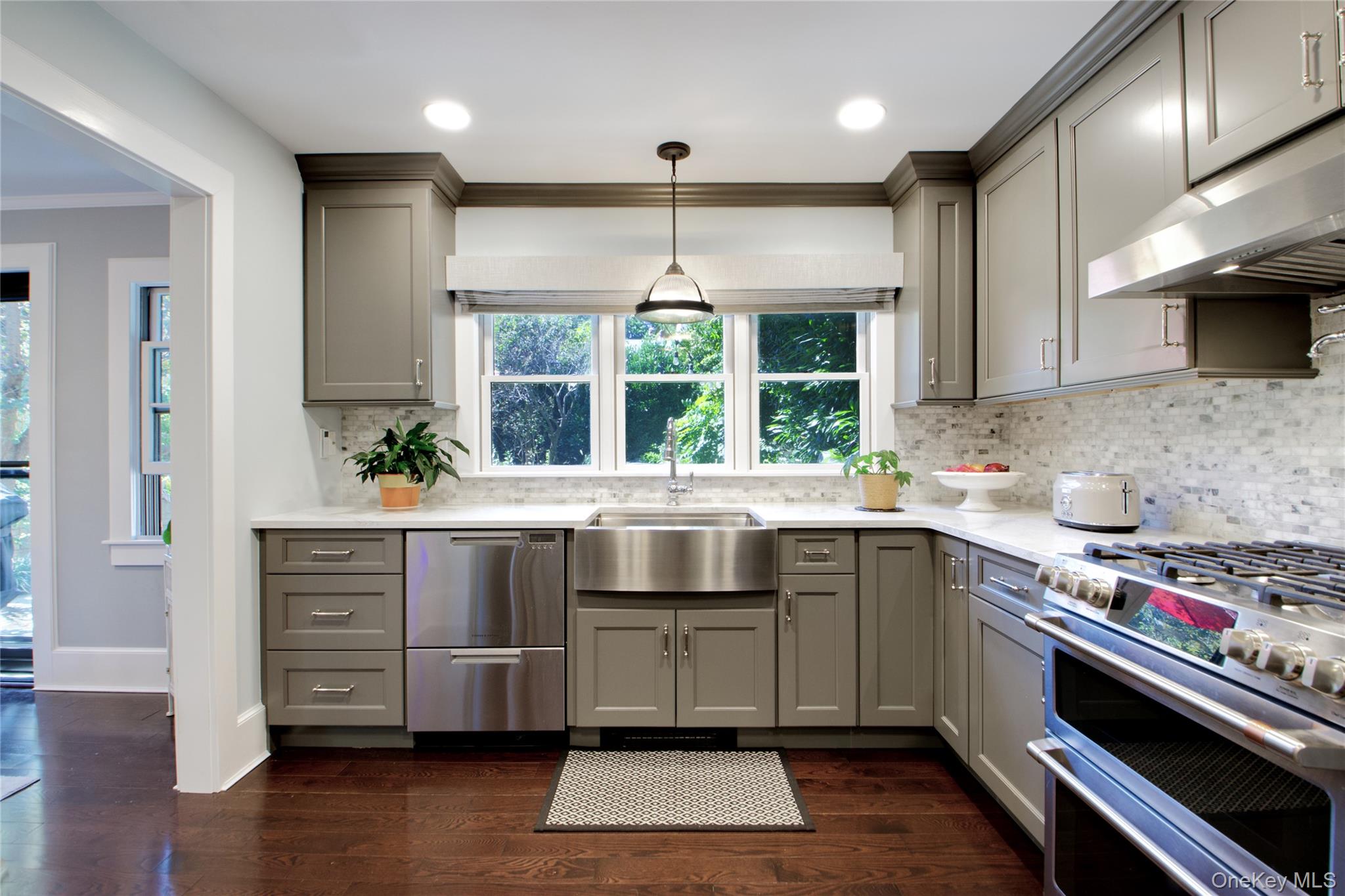 22 Franklin Court, Garden City, NY 11530