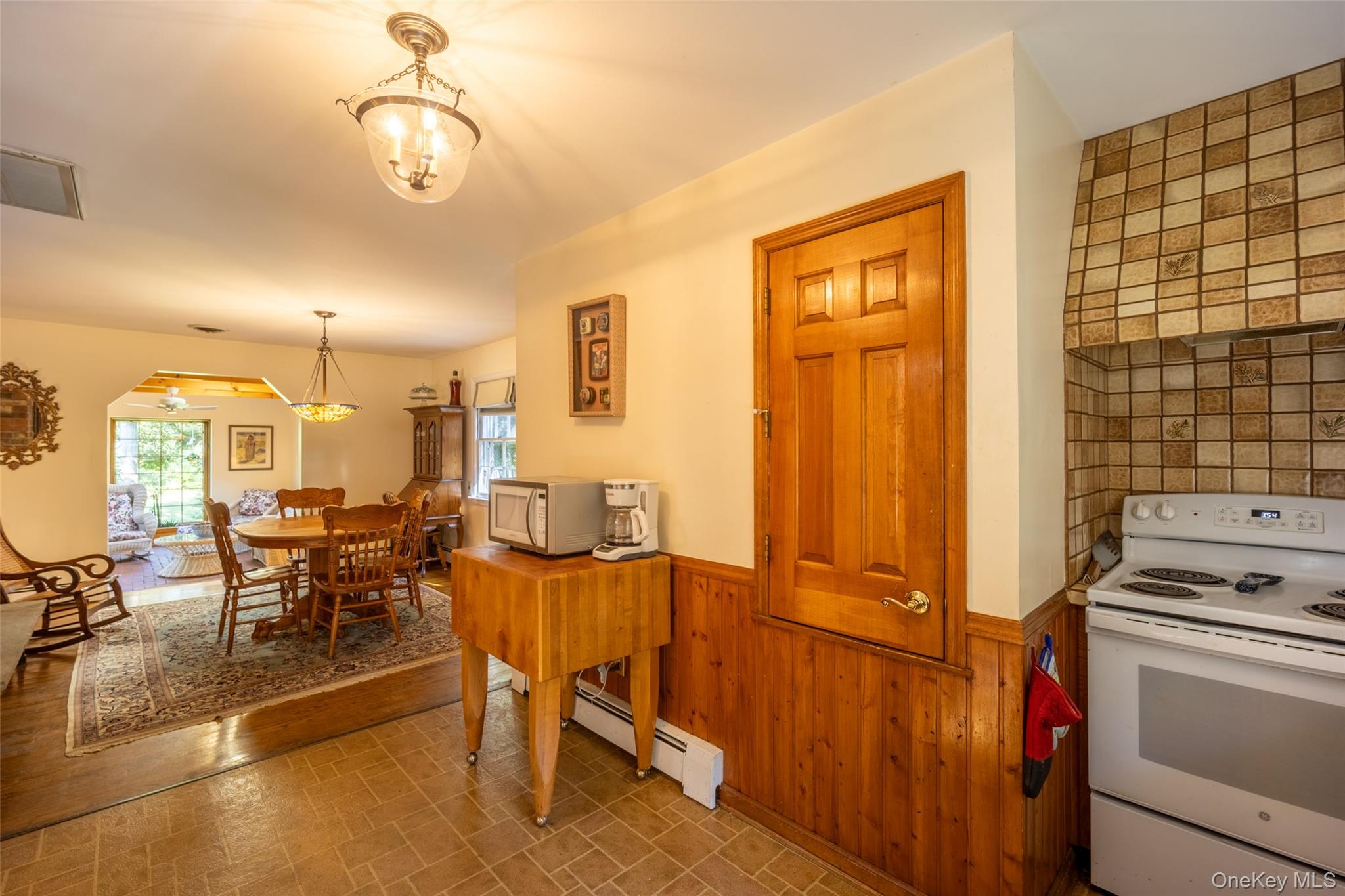 102 Stream Lane, Pleasant Valley, NY 12569