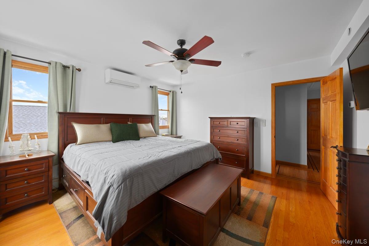 118 6th Road, Broad Channel, NY 11693