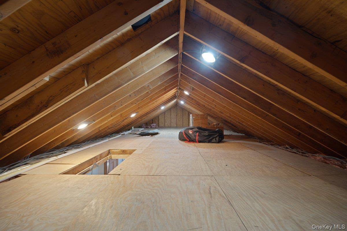 118 6th Road, Broad Channel, NY 11693