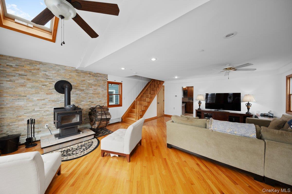 118 6th Road, Broad Channel, NY 11693