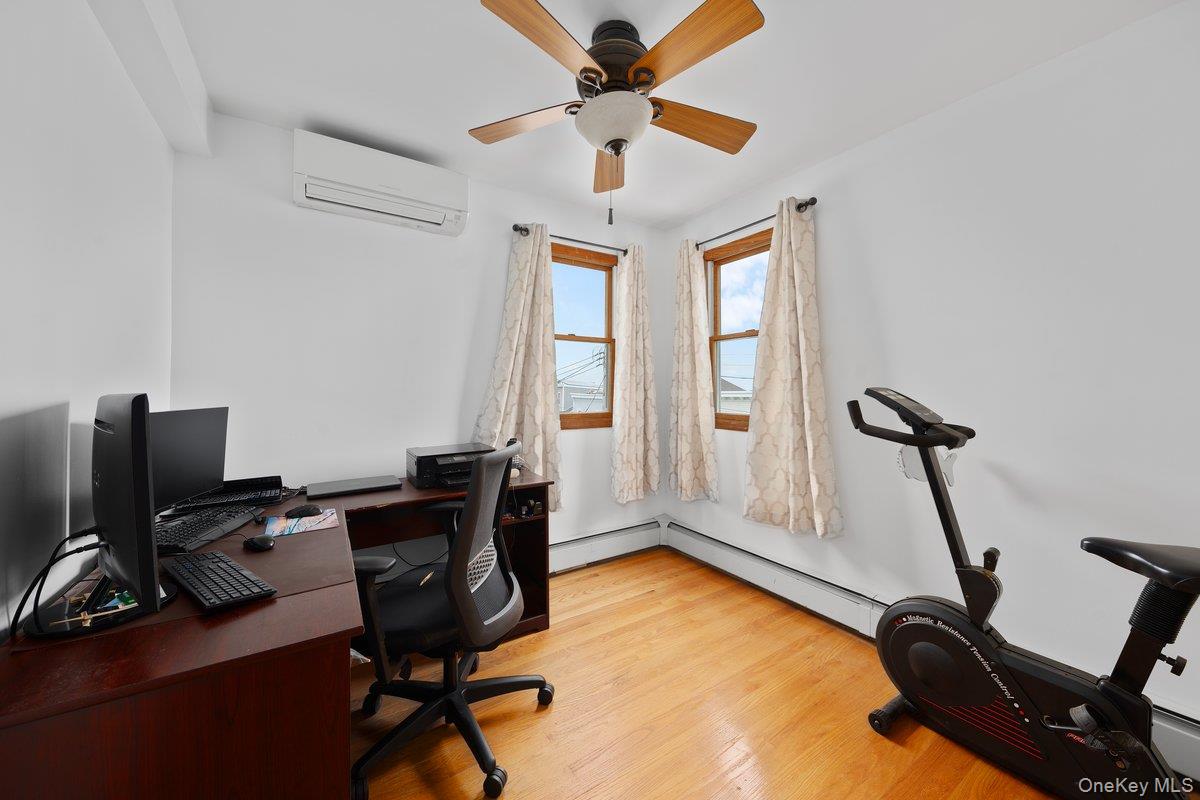 118 6th Road, Broad Channel, NY 11693