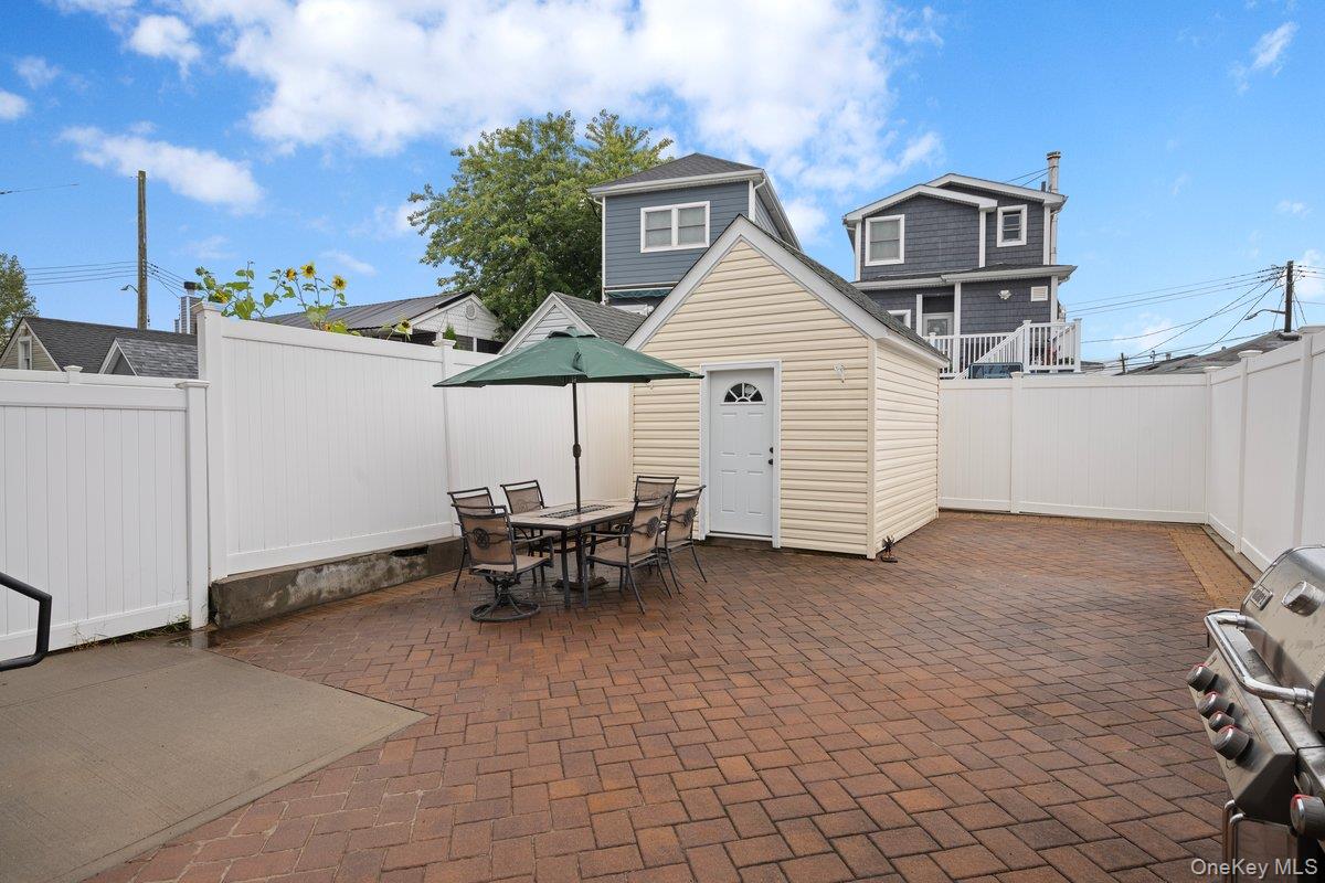 118 6th Road, Broad Channel, NY 11693