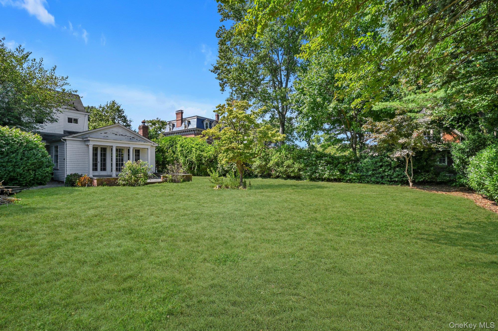 99 9th Street, Garden City, NY 11530