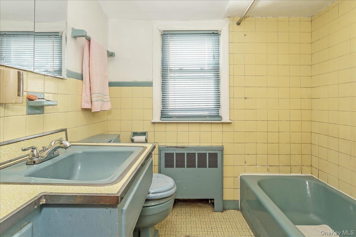 305 Crowell Street, Hempstead, NY 11550