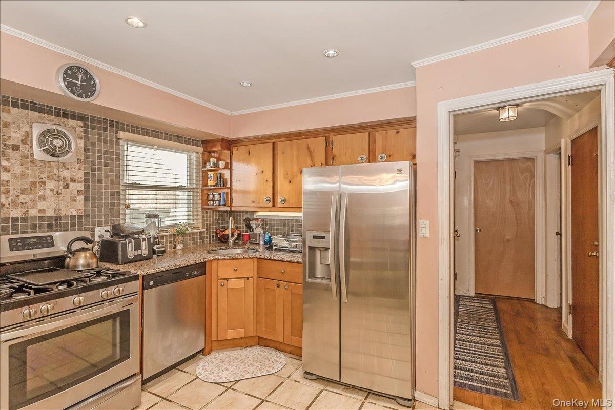 305 Crowell Street, Hempstead, NY 11550